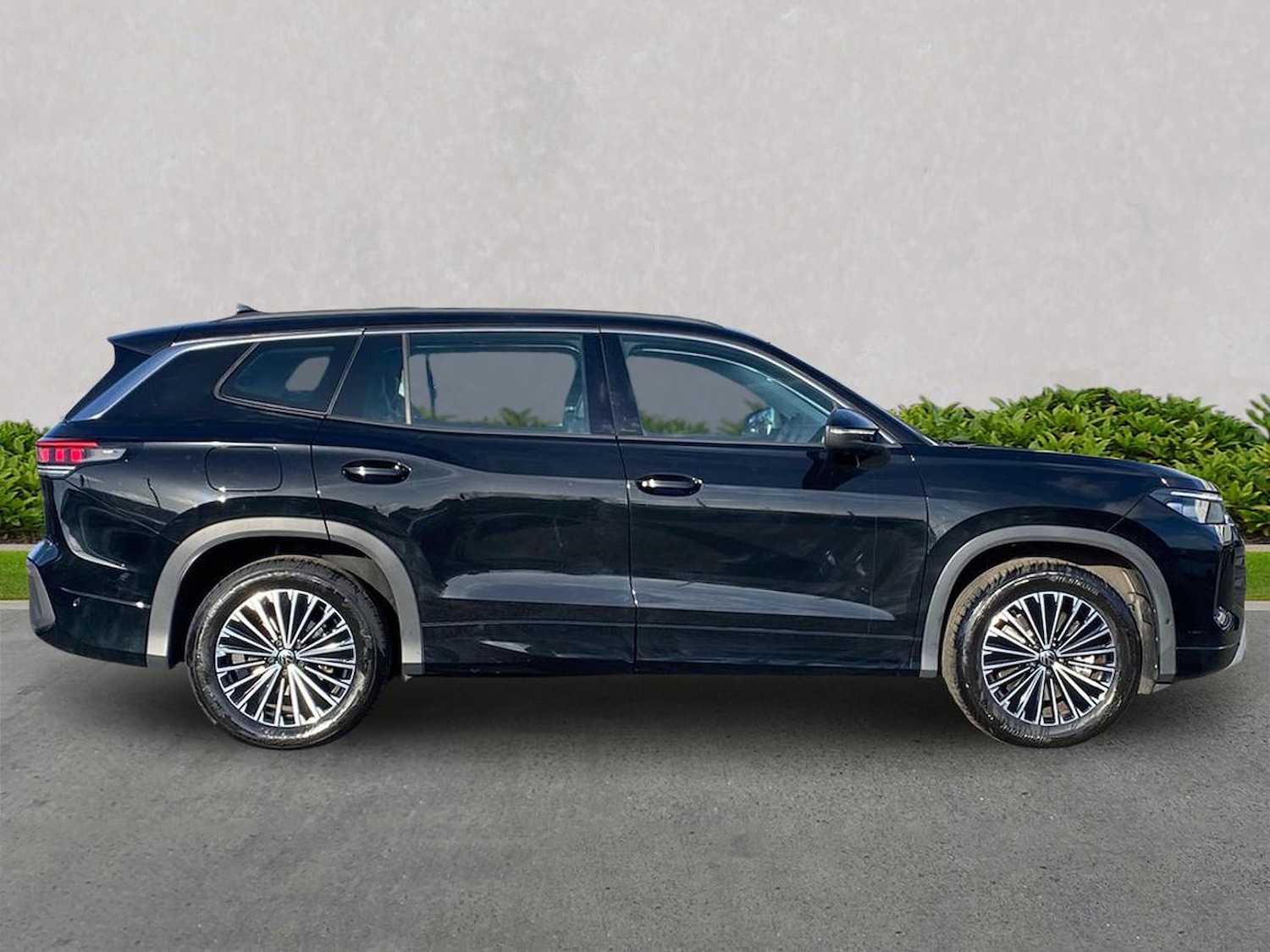 Used Volkswagen Touran 2025 for sale - 77896233: Photo 3