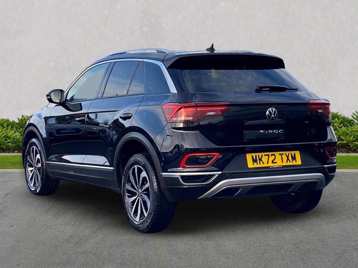 Used Volkswagen T-Roc 2022 for sale - 76986995: Photo 2