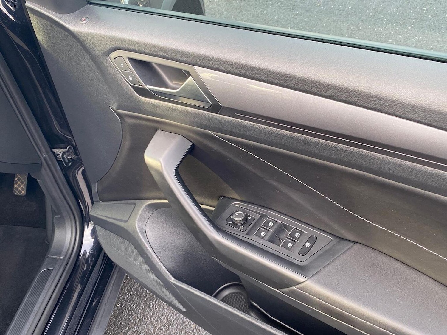 Used Volkswagen T-Roc 2022 for sale - 76986995: Photo 21