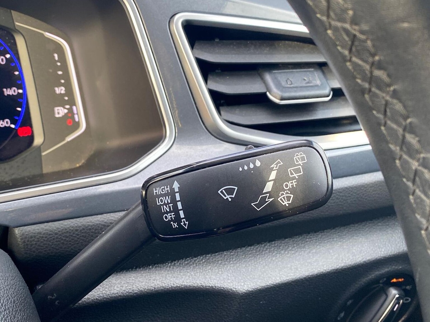 Used Volkswagen T-Roc 2022 for sale - 76986995: Photo 27