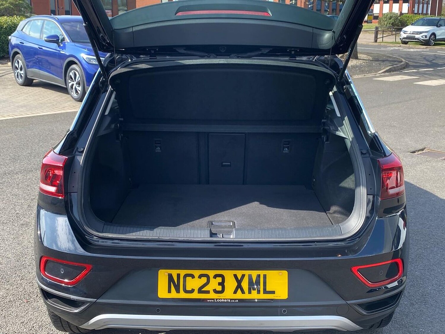 Used Volkswagen T-Roc 2023 for sale - 78195120: Photo 17