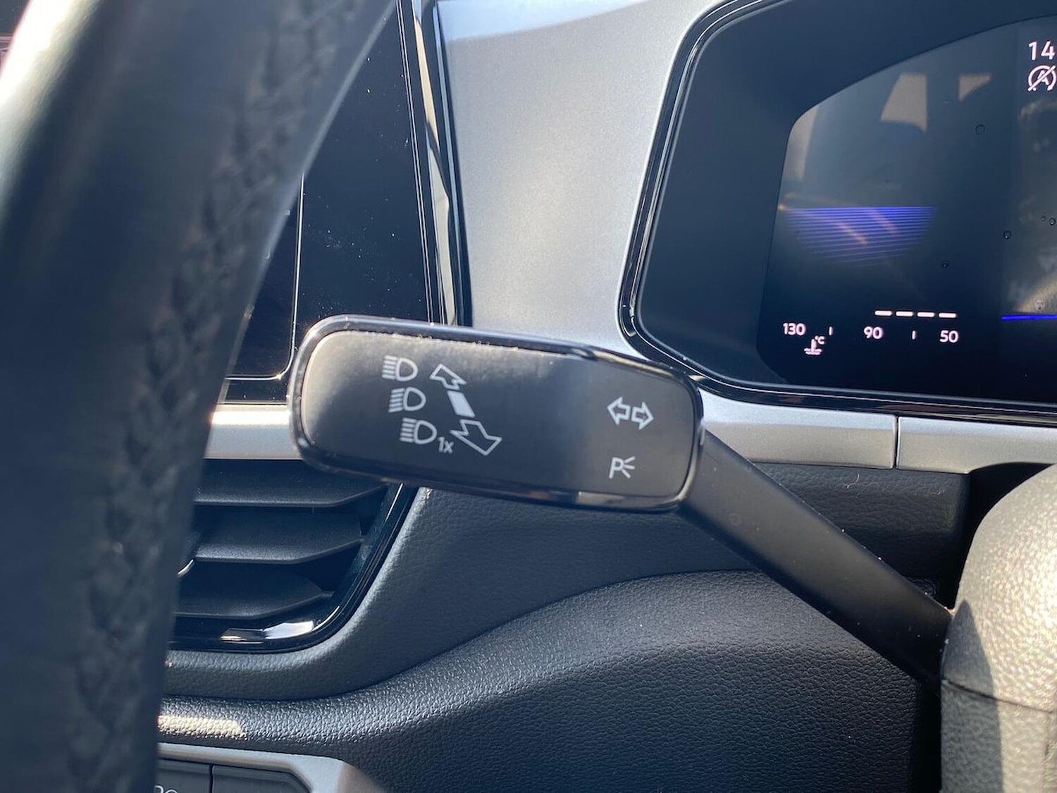 Used Volkswagen T-Roc 2023 for sale - 78195120: Photo 27