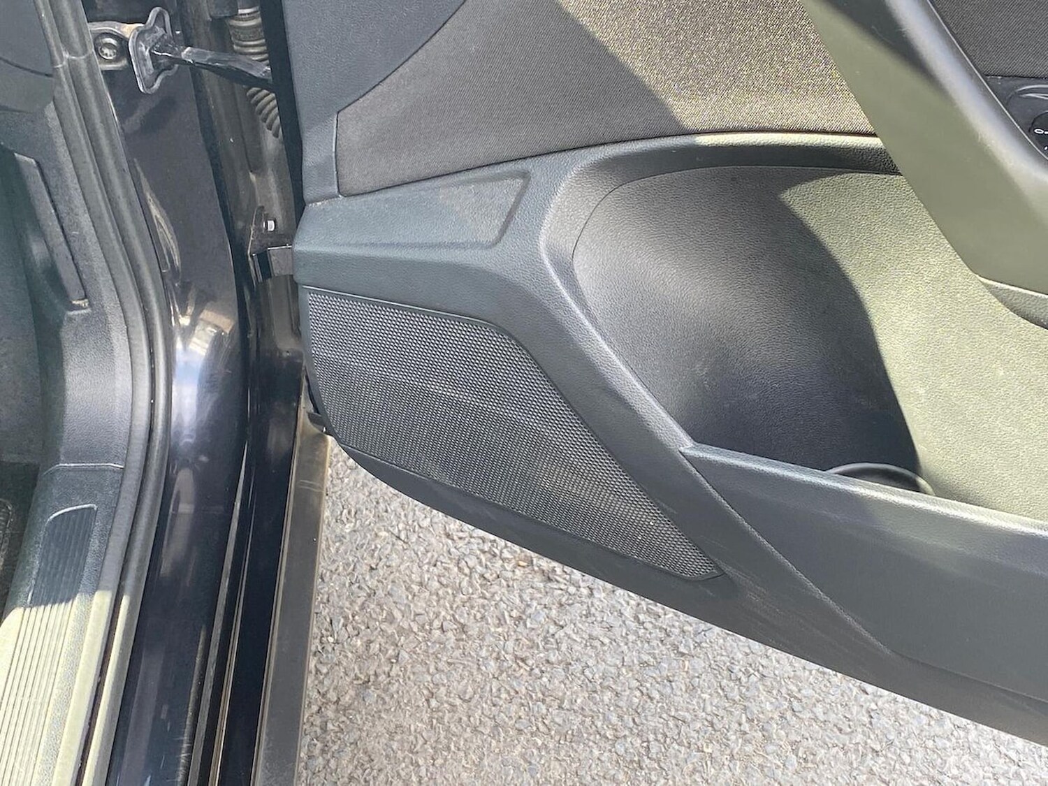 Used Volkswagen T-Roc 2023 for sale - 78195120: Photo 29