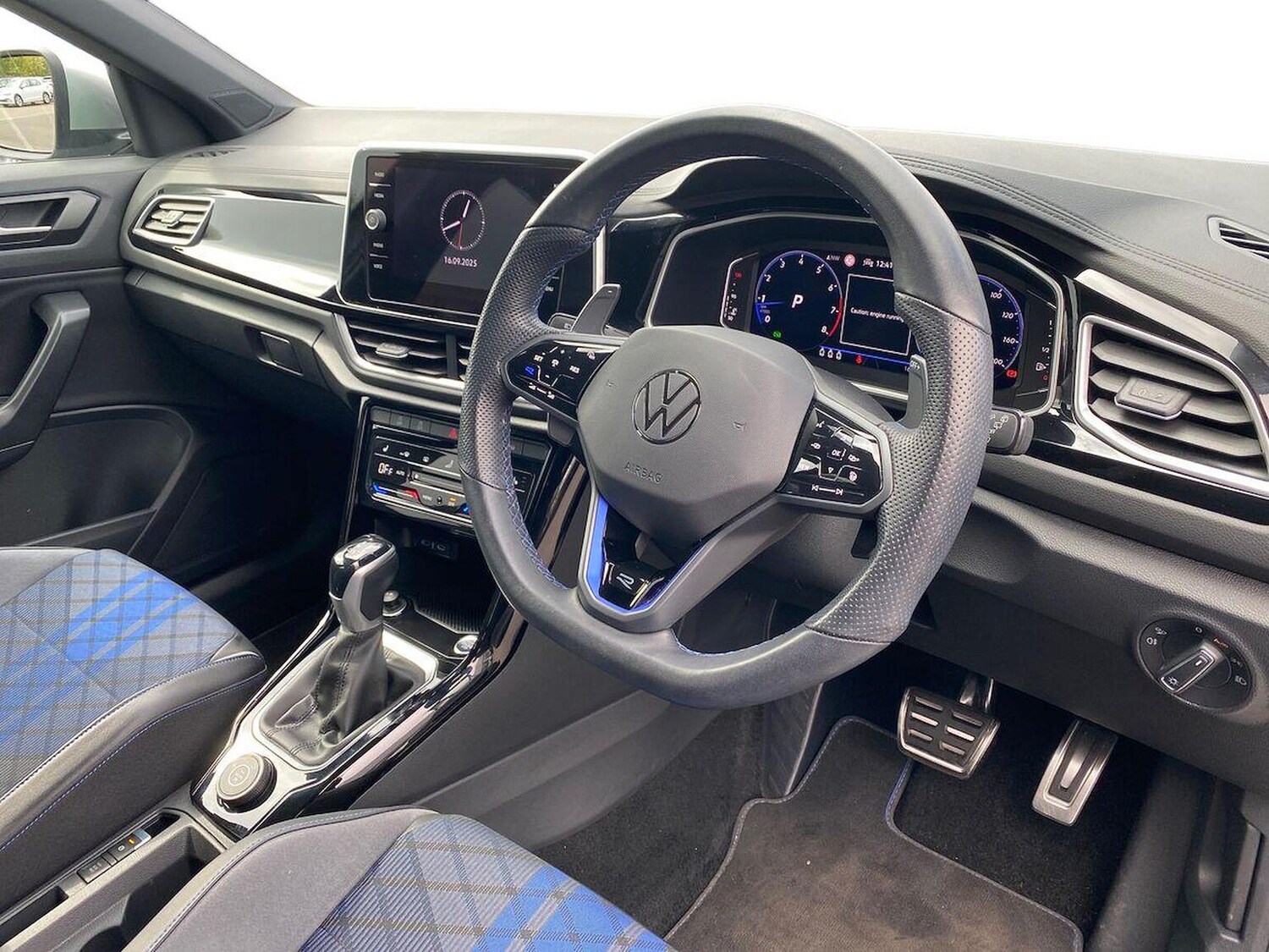 Used Volkswagen T-Roc 2023 for sale - 75971025: Photo 15