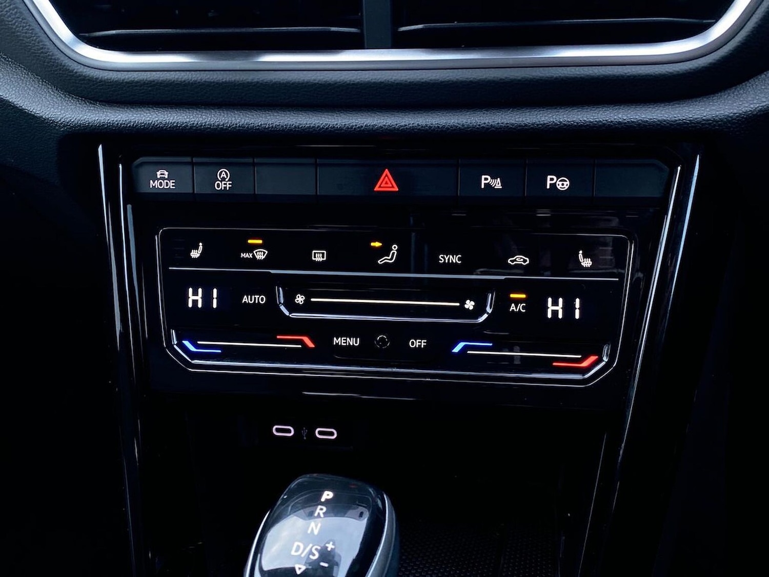 Used Volkswagen T-Roc 2022 for sale - 77688005: Photo 12