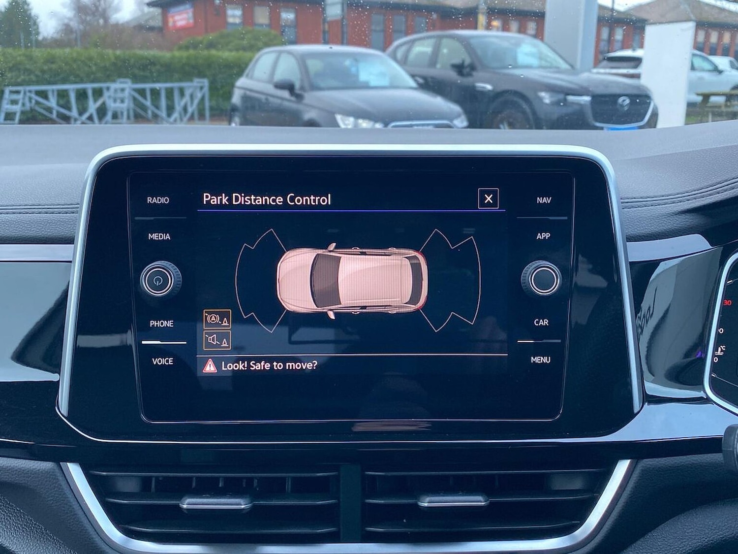 Used Volkswagen T-Roc 2022 for sale - 77688005: Photo 23