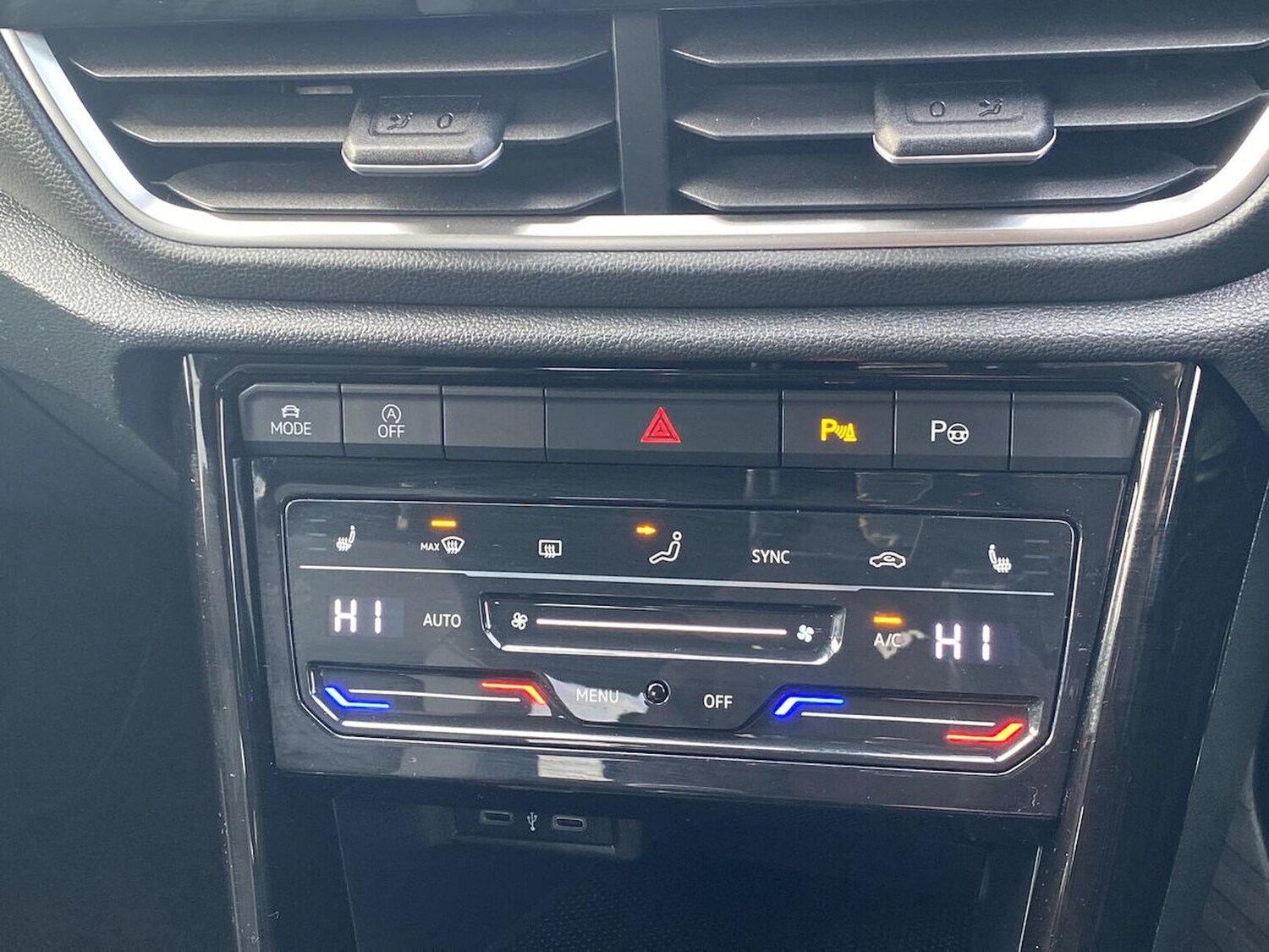 Used Volkswagen T-Roc 2022 for sale - 76571031: Photo 12