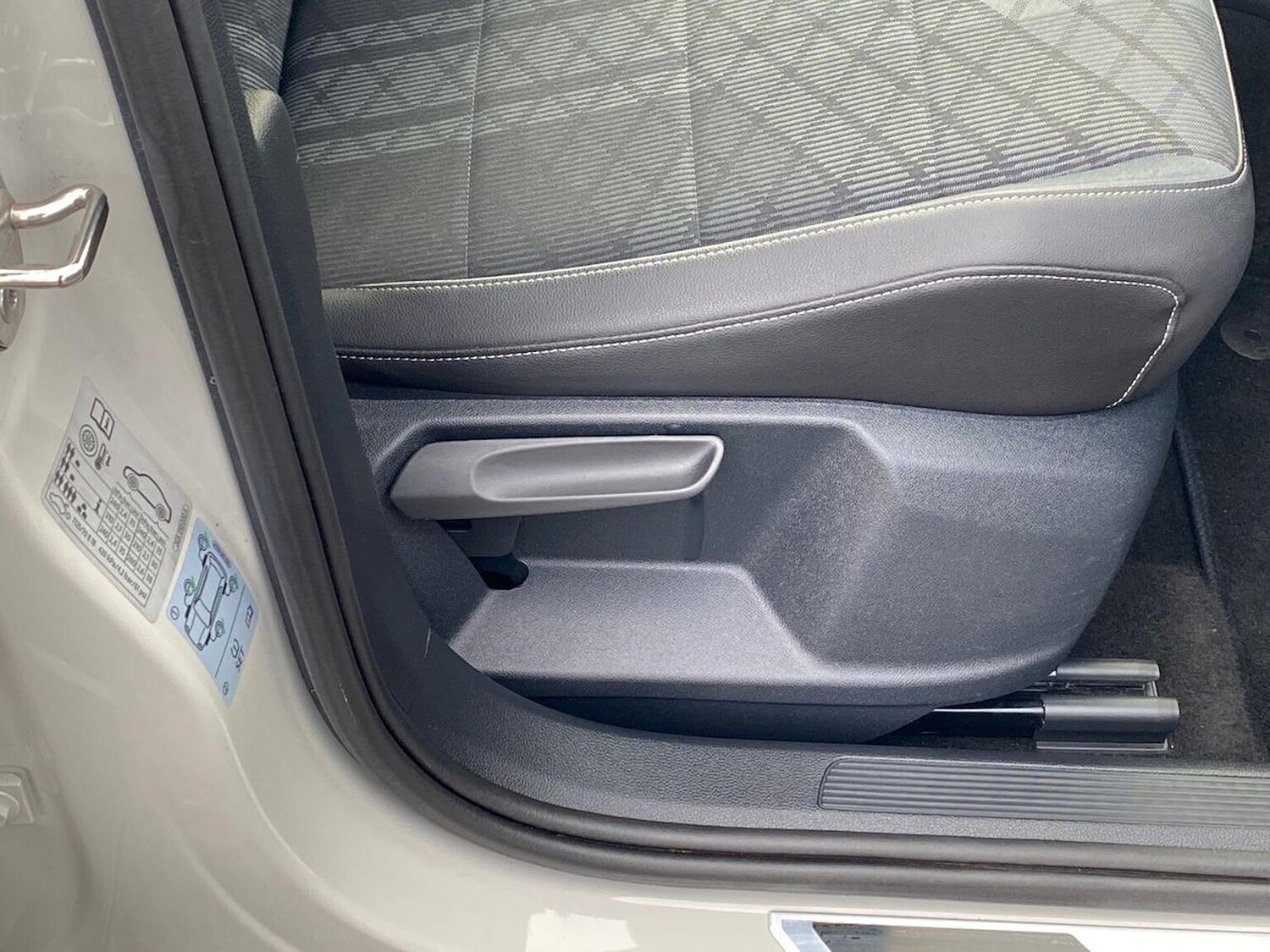 Used Volkswagen T-Roc 2022 for sale - 76571031: Photo 29