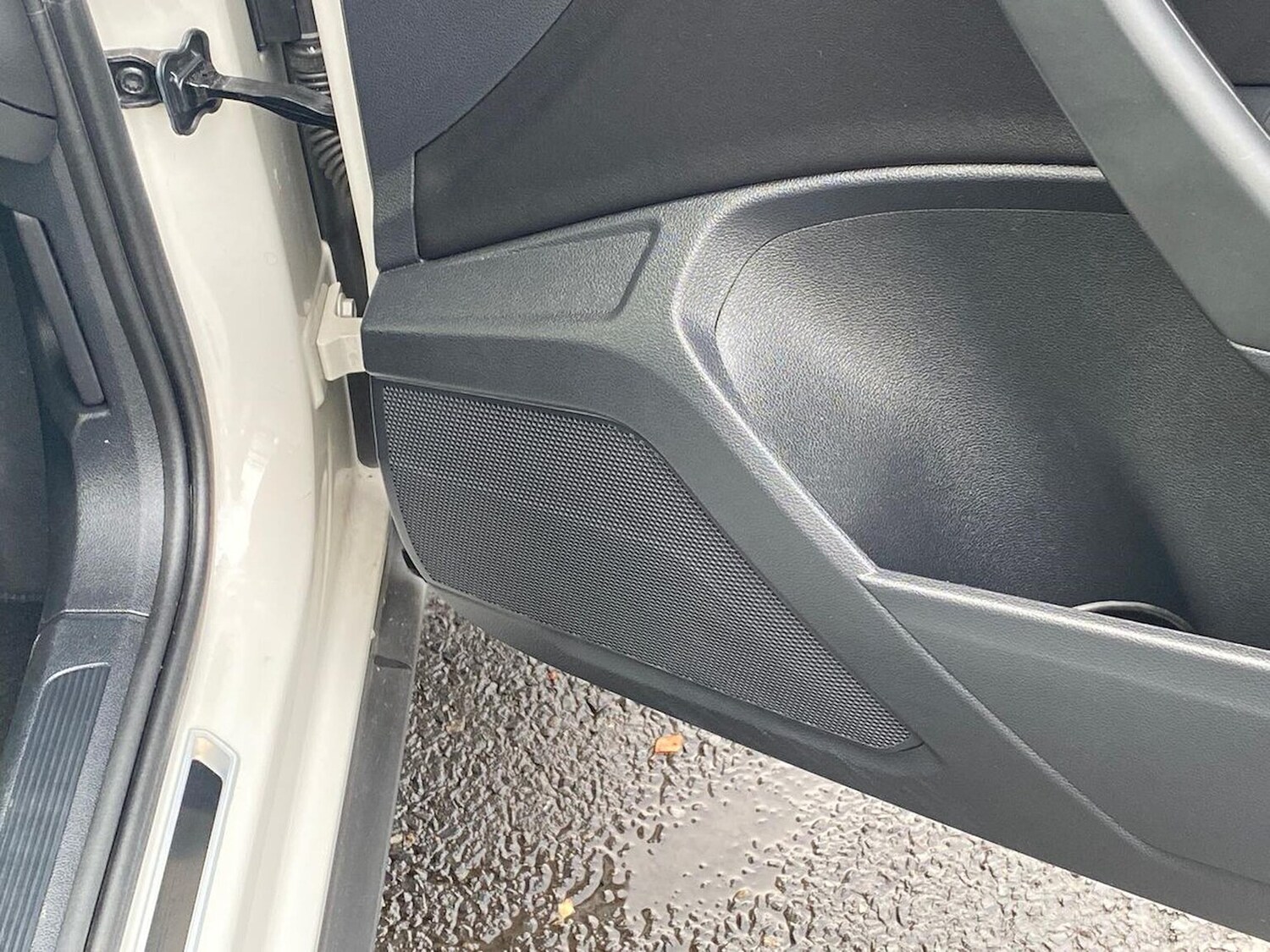 Used Volkswagen T-Roc 2022 for sale - 76571031: Photo 30