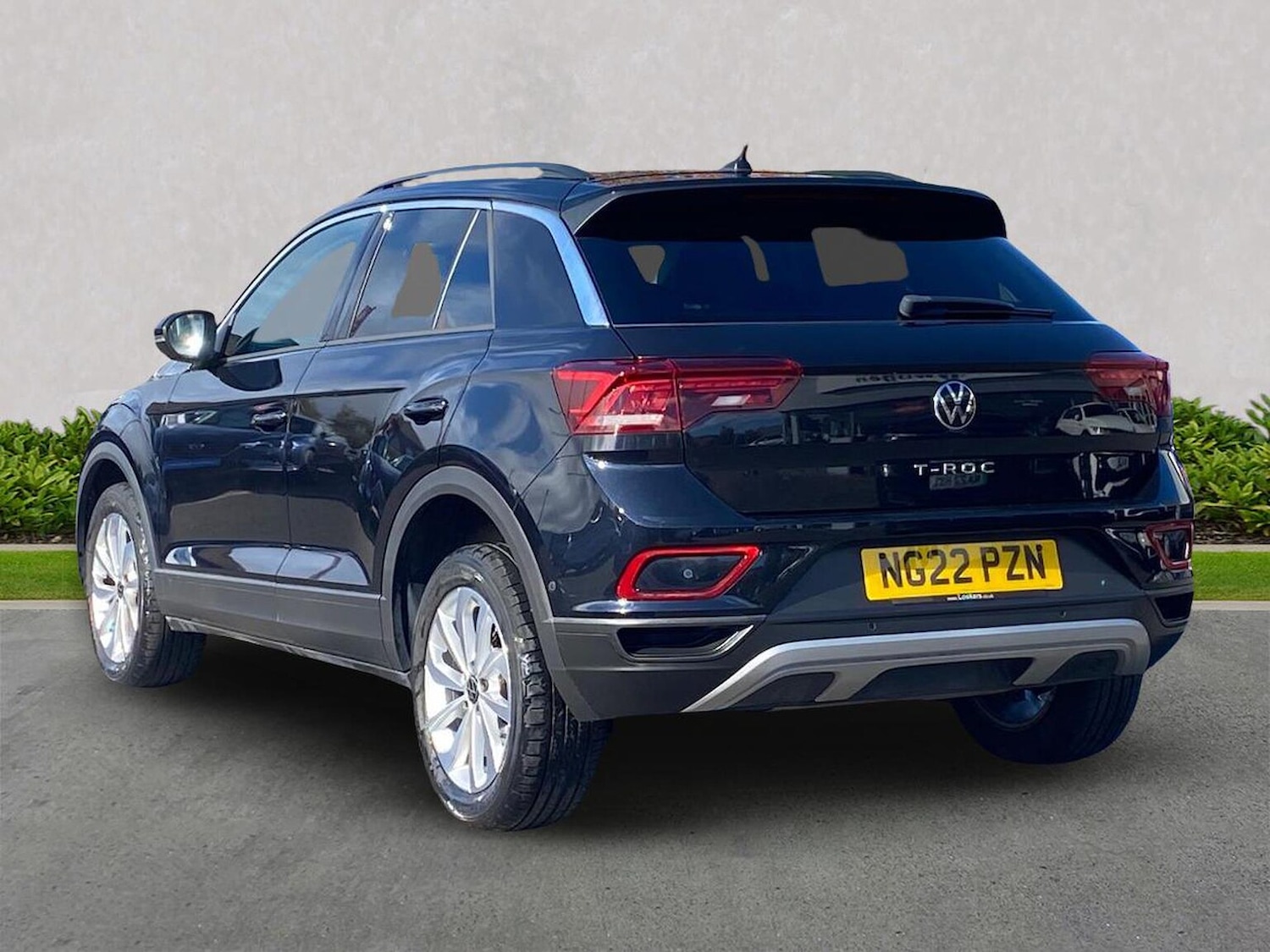 Used Volkswagen T-Roc 2022 for sale - 76187049: Photo 2