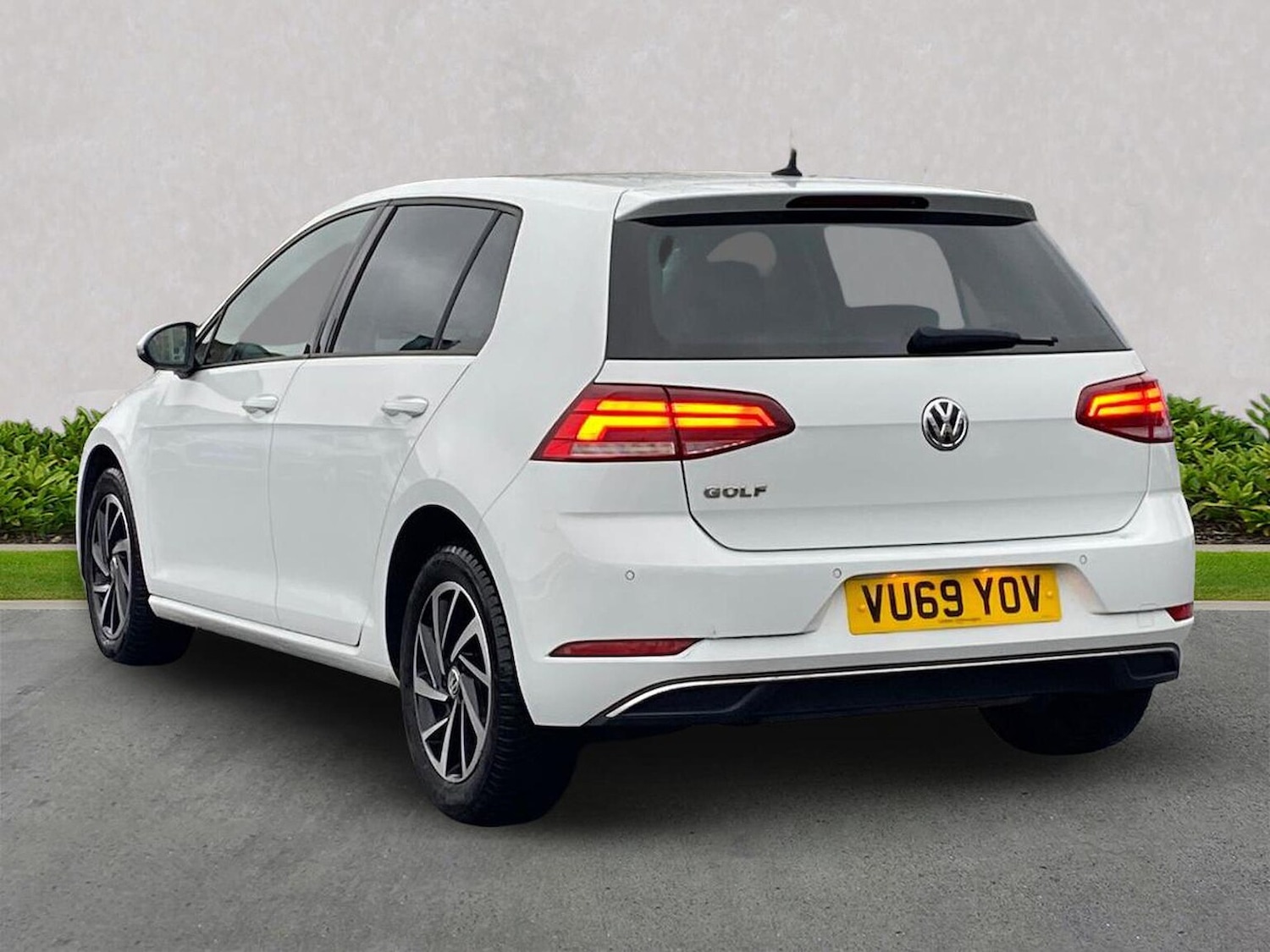 Used Volkswagen Golf 2019 for sale - 77034662: Photo 2