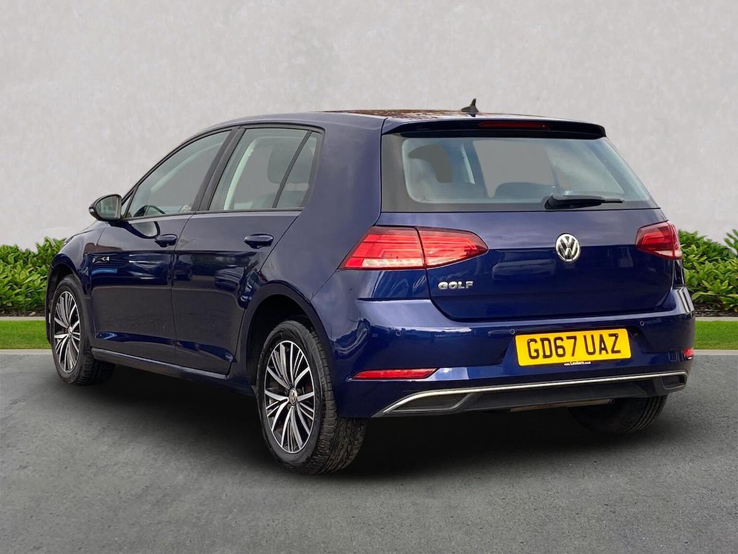 Used Volkswagen Golf 2018 for sale - 76165018: Photo 2