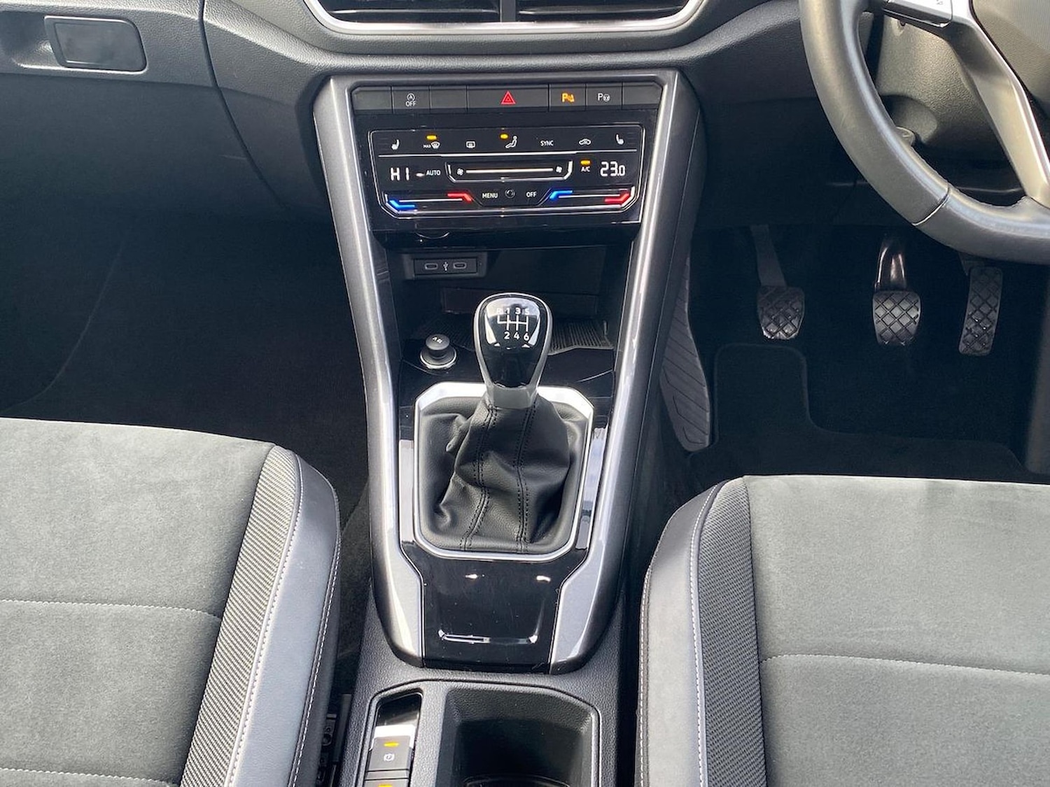 Used Volkswagen T-Roc 2023 for sale - 76492360: Photo 13