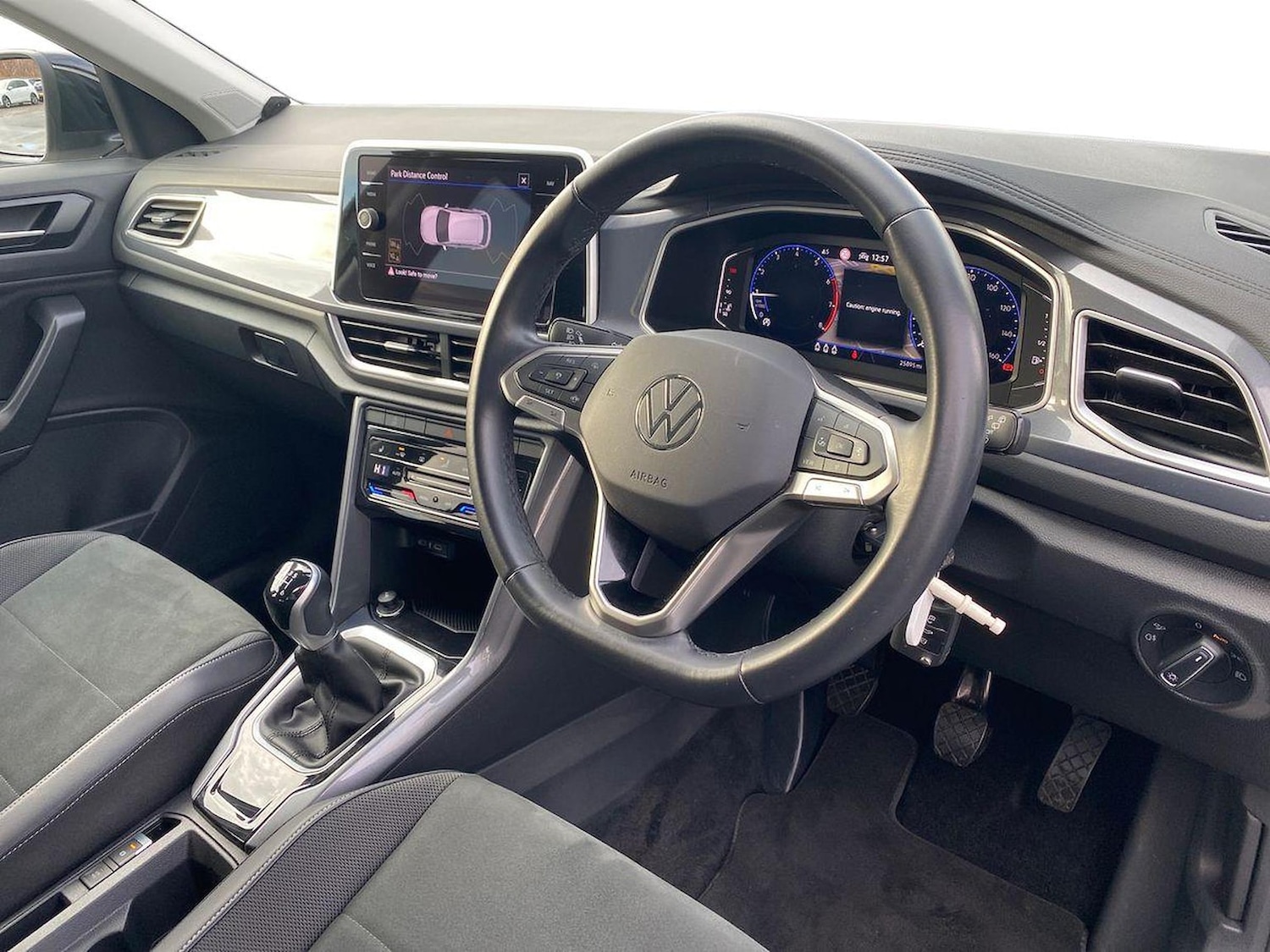 Used Volkswagen T-Roc 2023 for sale - 76492360: Photo 15