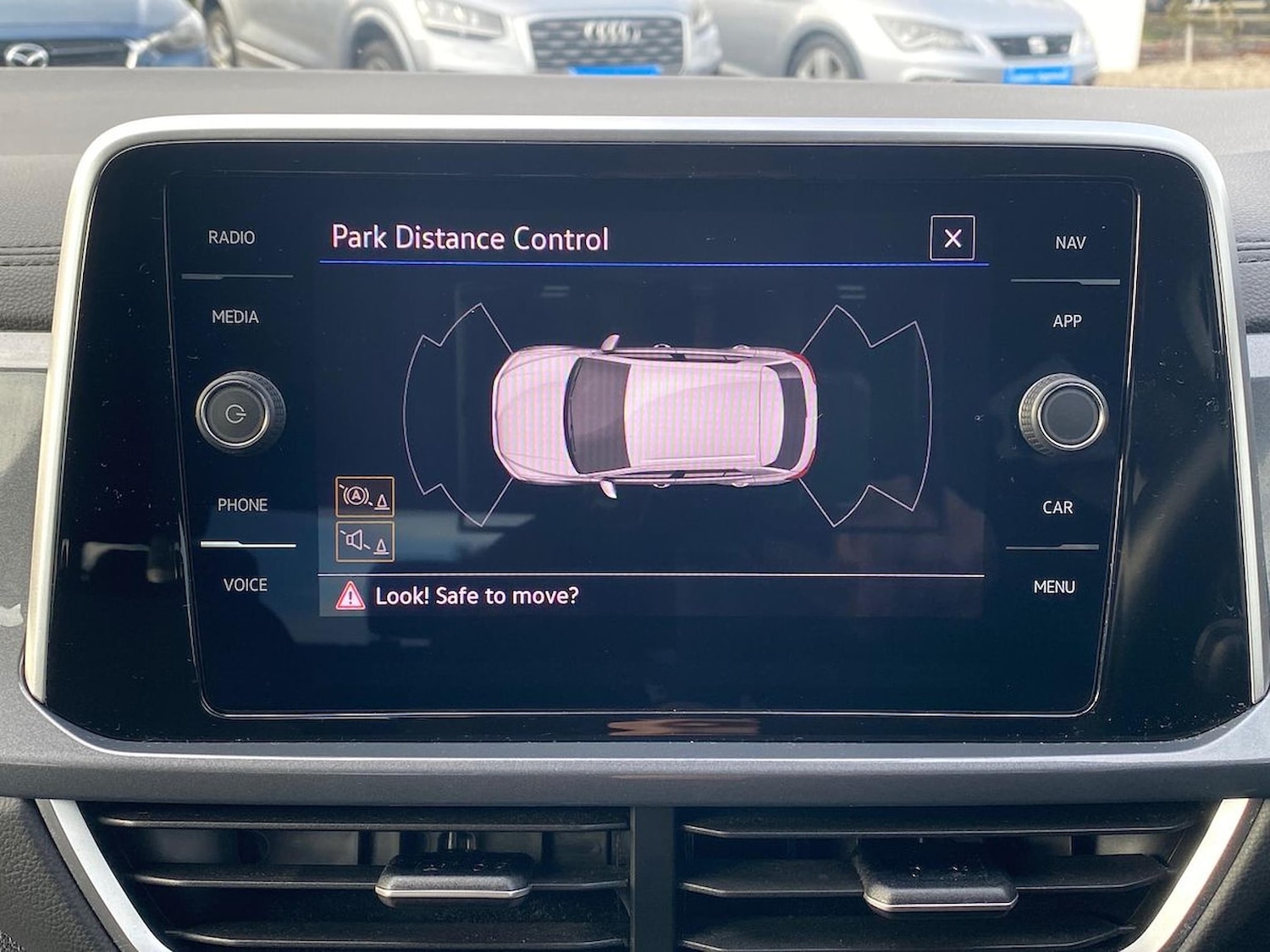 Used Volkswagen T-Roc 2023 for sale - 76492360: Photo 23