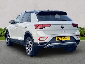 Used Volkswagen T-Roc 2023 for sale - 76492360: Photo
