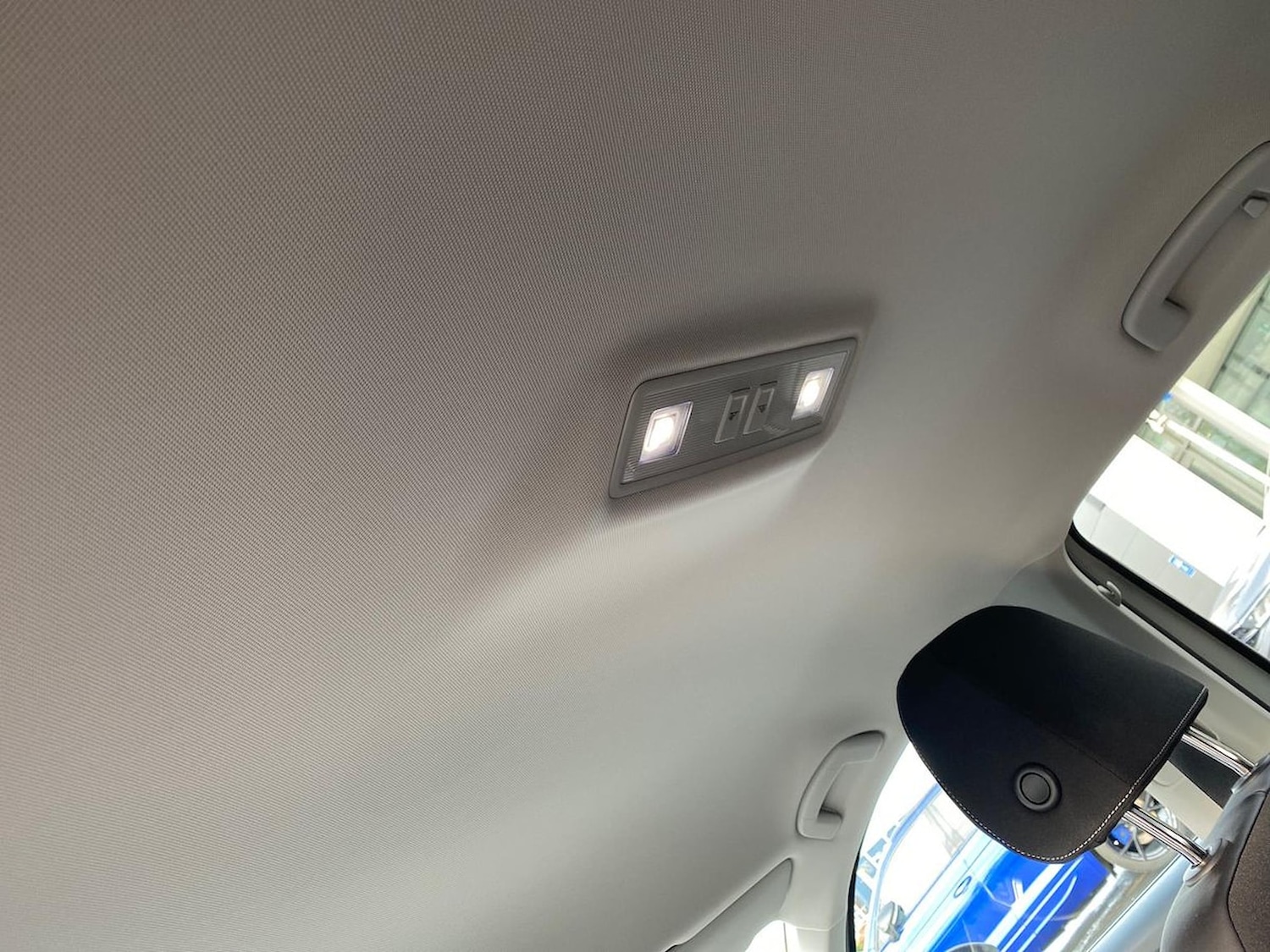 Used Volkswagen T-Roc 2023 for sale - 76492360: Photo 31