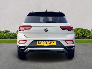 Used Volkswagen T-Roc 2023 for sale - 76492360: Photo