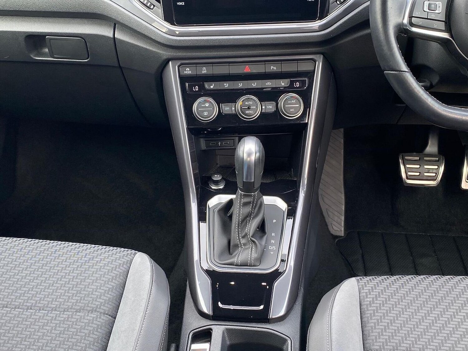 Used Volkswagen T-Roc 2021 for sale - 76011094: Photo 13