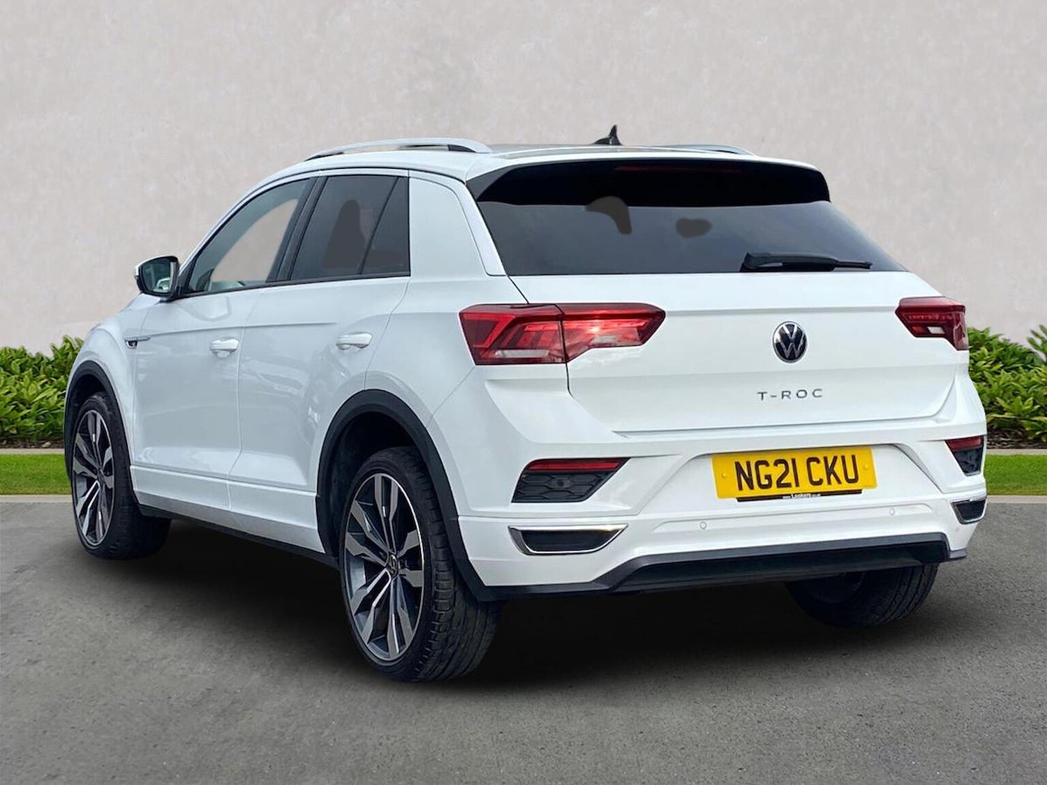 Used Volkswagen T-Roc 2021 for sale - 76011094: Photo 2