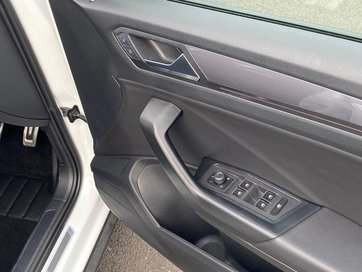 Used Volkswagen T-Roc 2021 for sale - 76011094: Photo 21