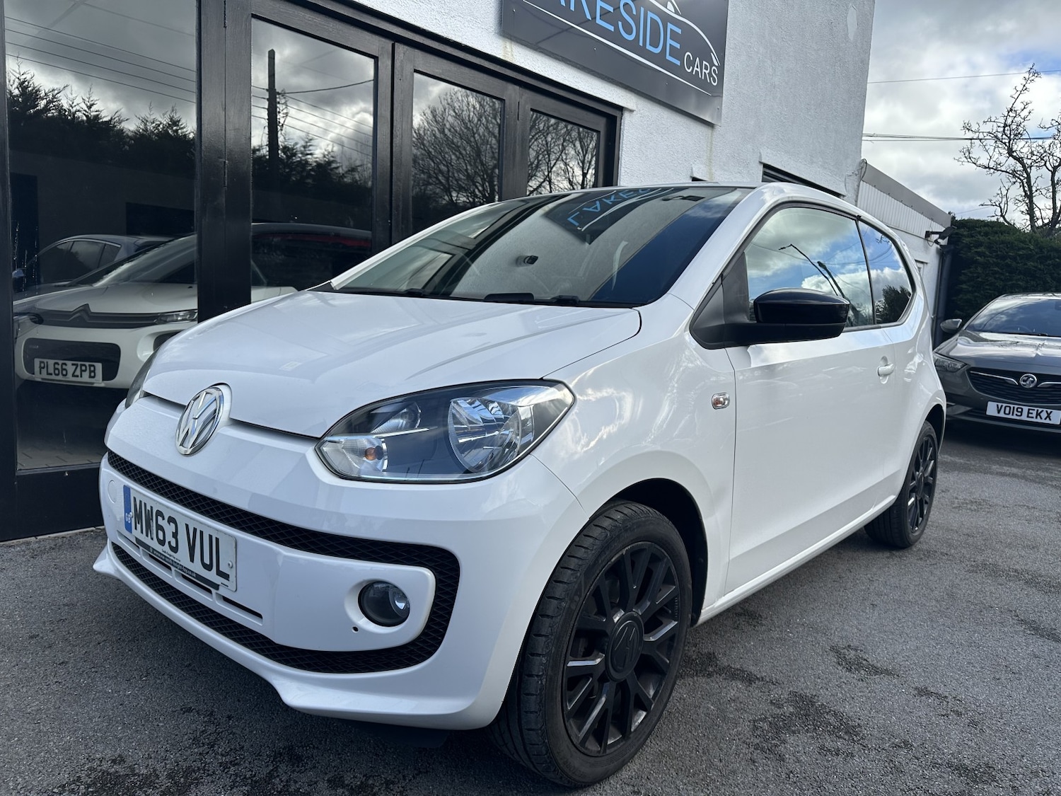 Used Volkswagen up! 2013 for sale - 77656221: Photo 1