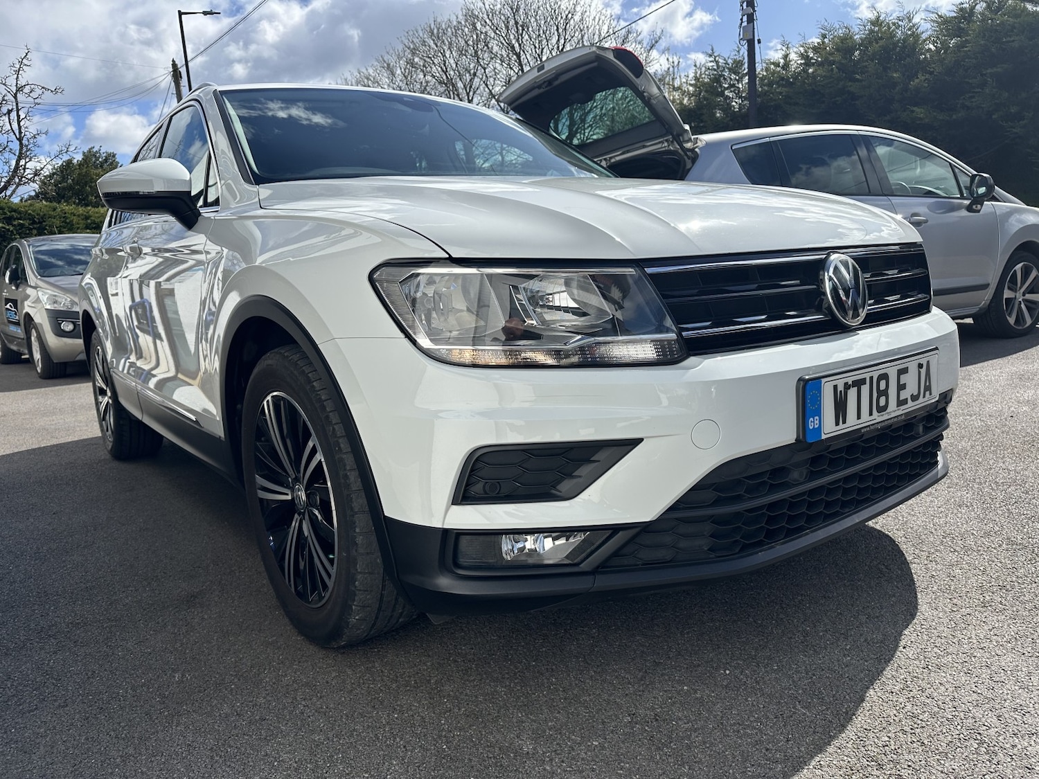 Used Volkswagen Tiguan 2018 for sale - 78057052: Photo 3