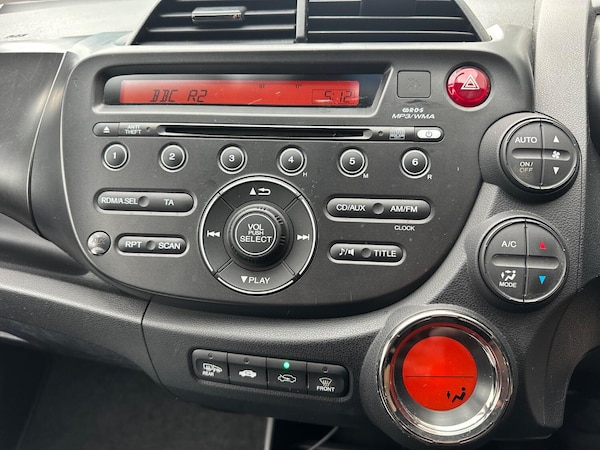 Used Honda Jazz 2015 for sale - 76237133: Photo 18