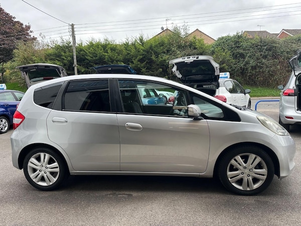 Used Honda Jazz 2015 for sale - 76237133: Photo 2