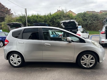 Used Honda Jazz 2015 for sale - 76237133: Photo 2