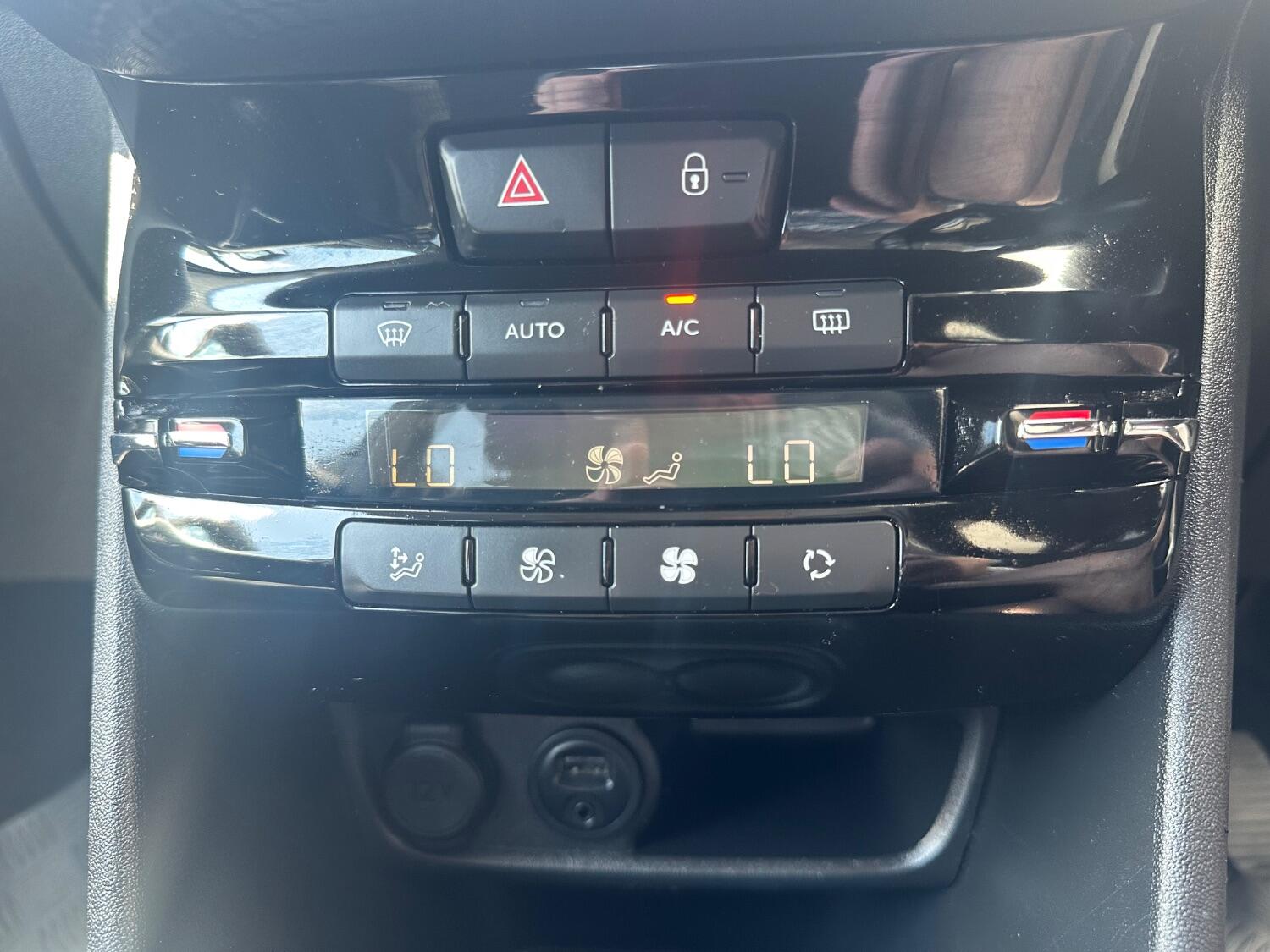 Used Peugeot 2008 2016 for sale - 77303785: Photo 15