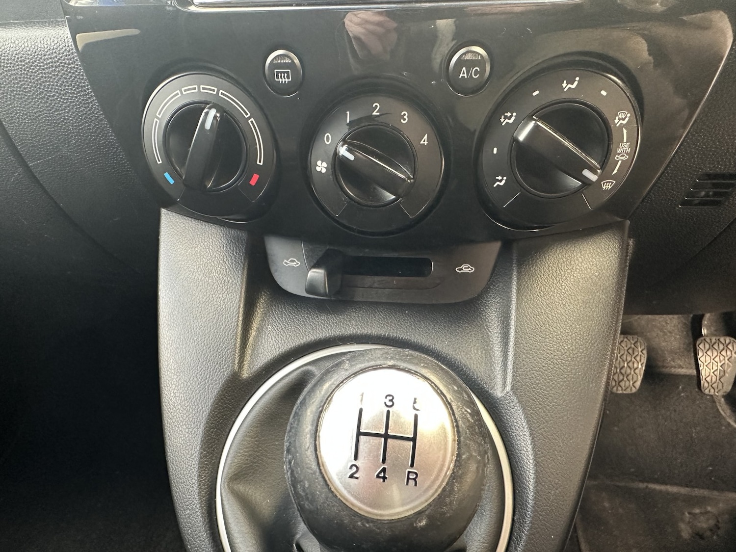 Used Mazda Mazda2 2014 for sale - 76643401: Photo 19