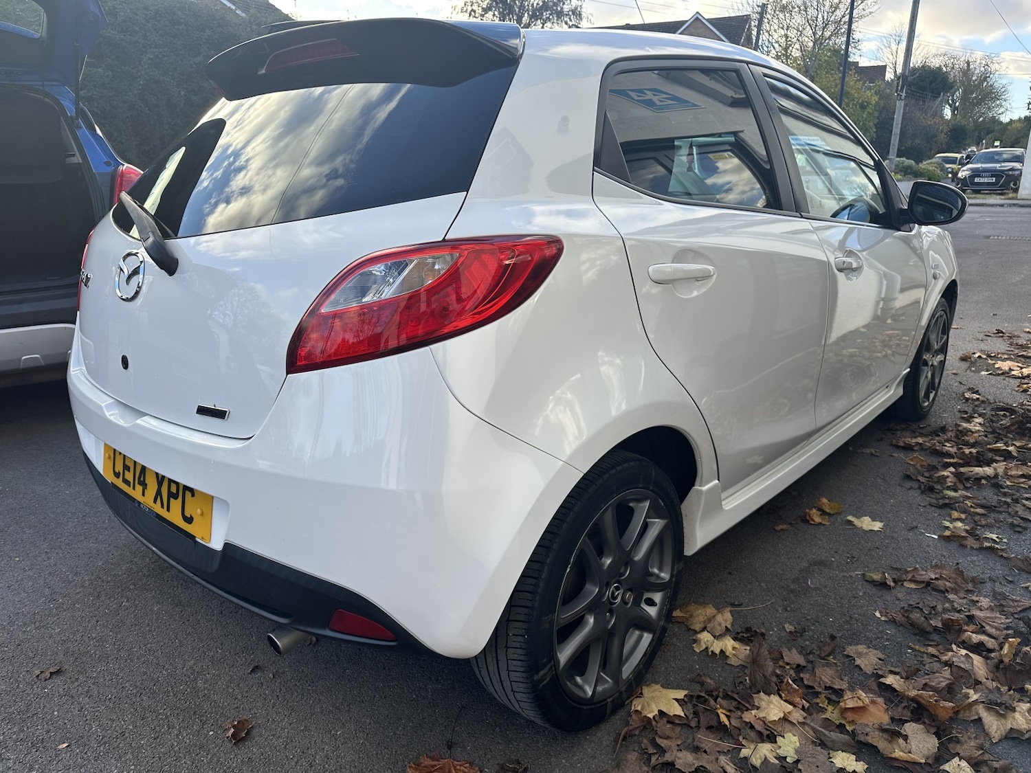 Used Mazda Mazda2 2014 for sale - 76643401: Photo 4