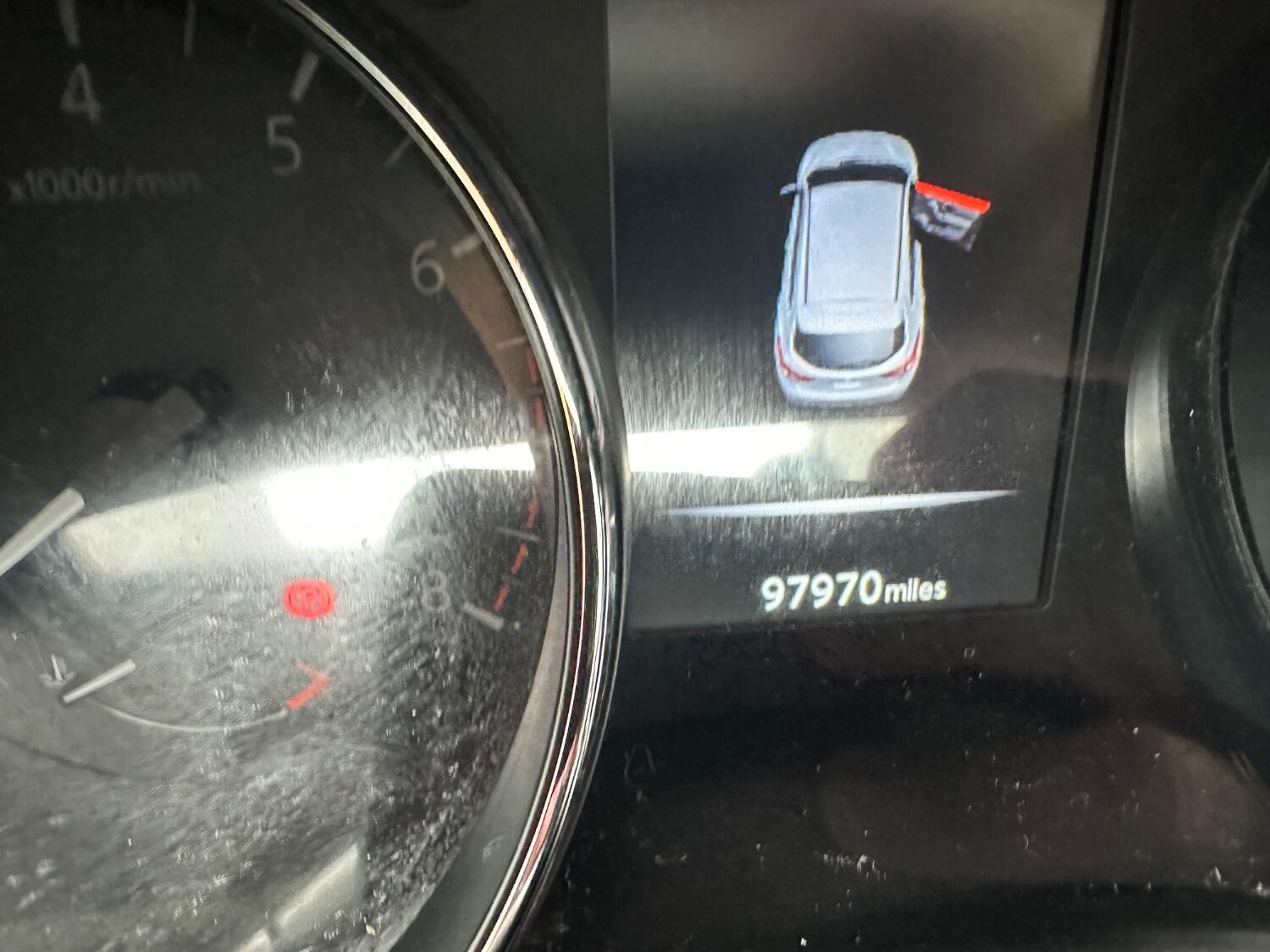 Used Nissan Qashqai 2015 for sale - 75999925: Photo 9