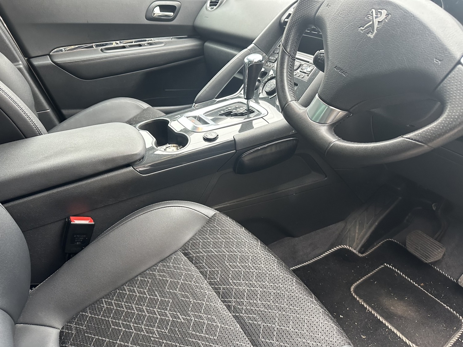 Used Peugeot 3008 2017 for sale - 77584449: Photo 13