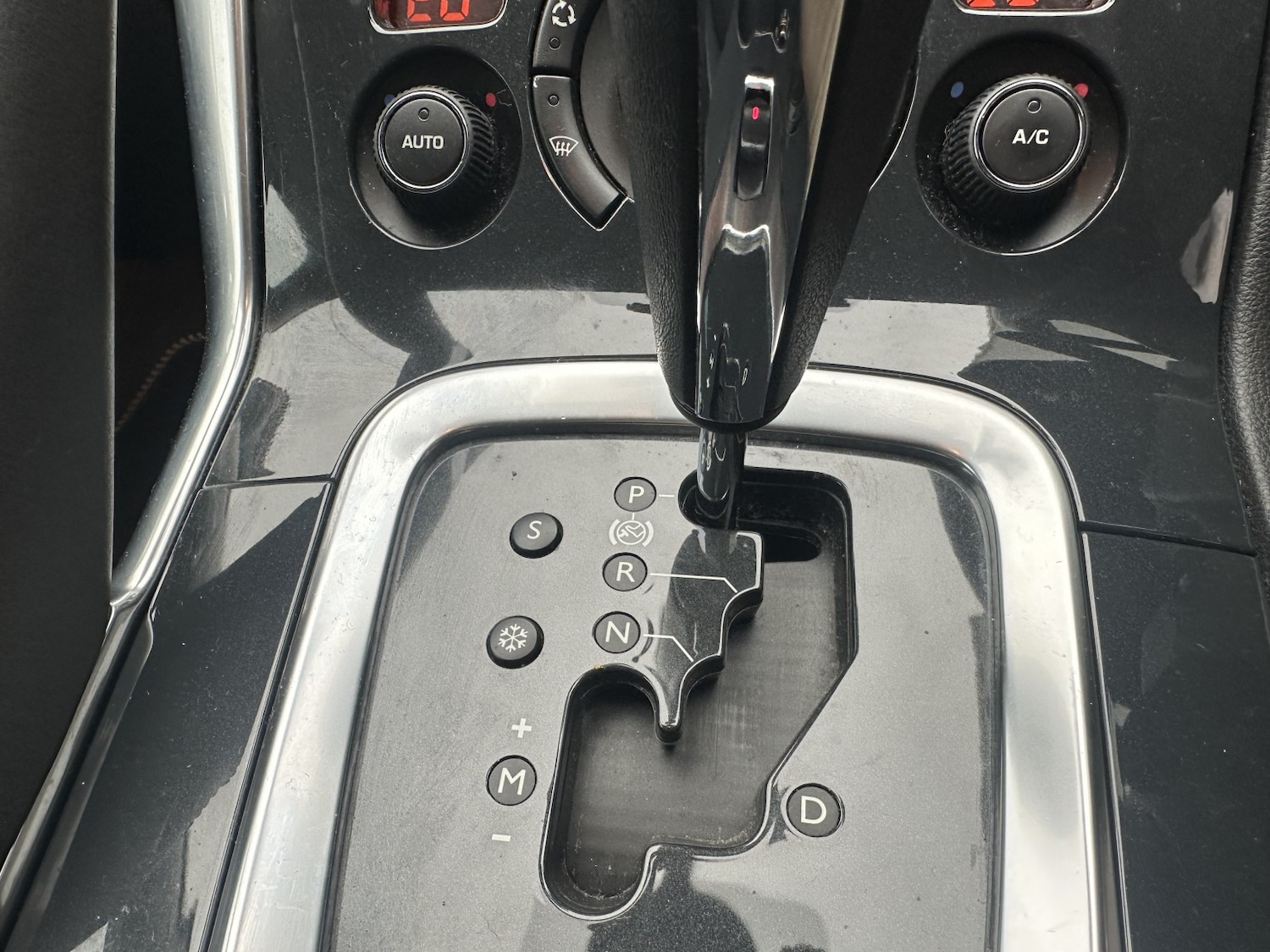 Used Peugeot 3008 2017 for sale - 77584449: Photo 18