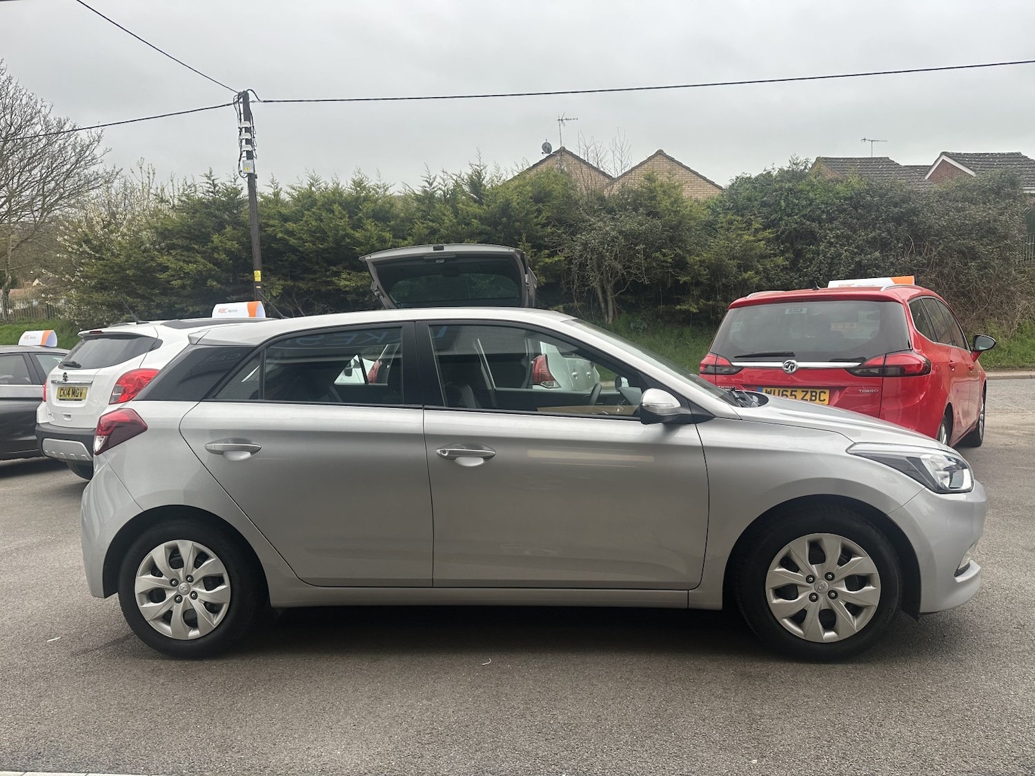 Used Hyundai i20 2017 for sale - 78004370: Photo 2