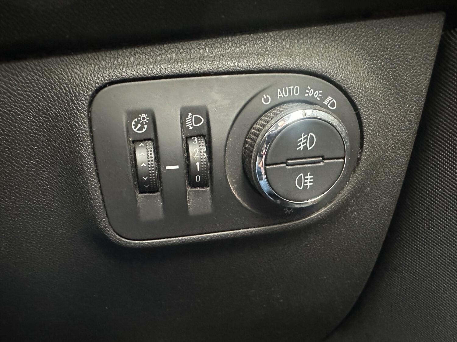 Used Vauxhall Corsa 2015 for sale - 76334791: Photo 18