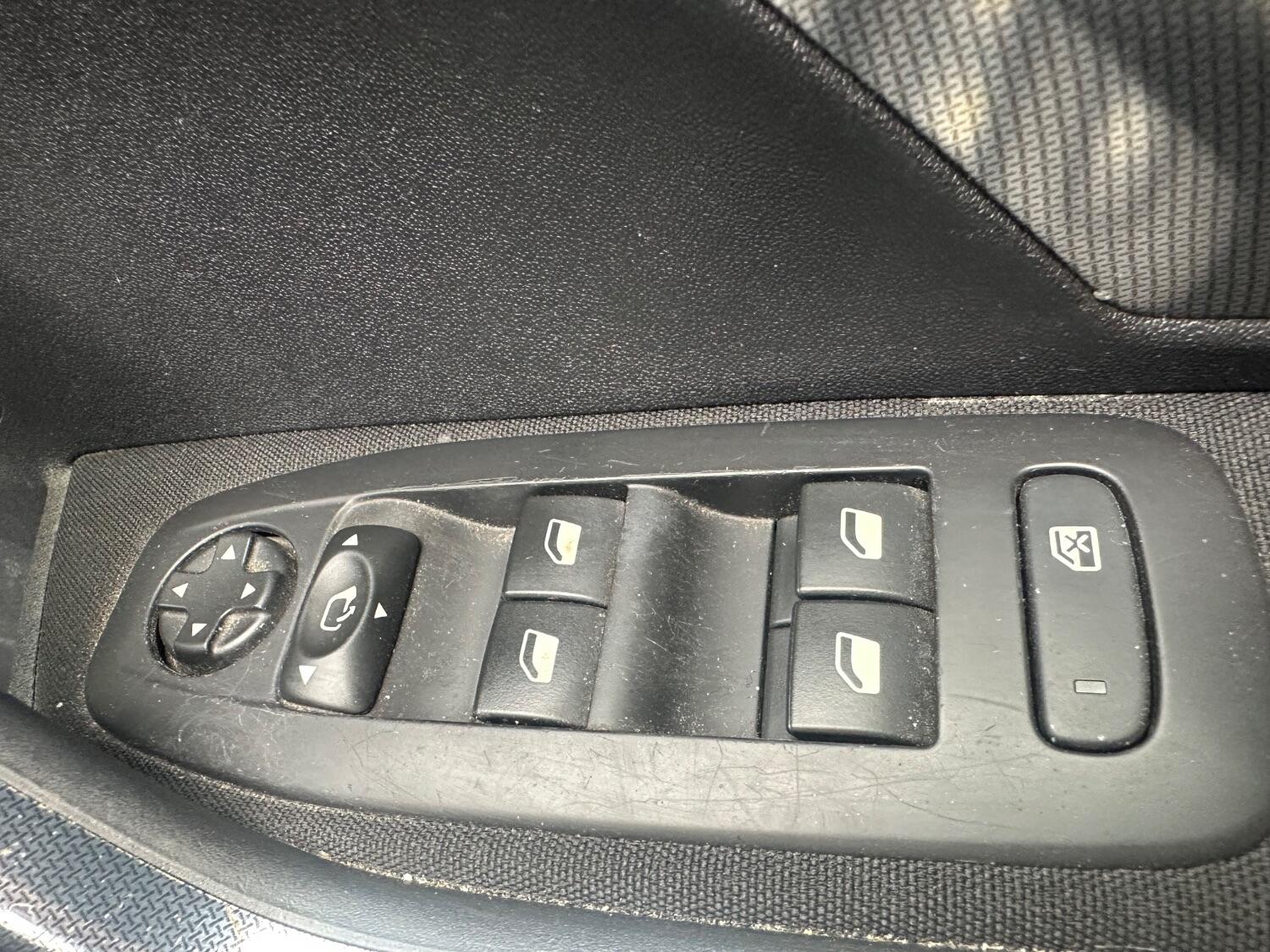 Used Peugeot 2008 2015 for sale - 76237194: Photo 20