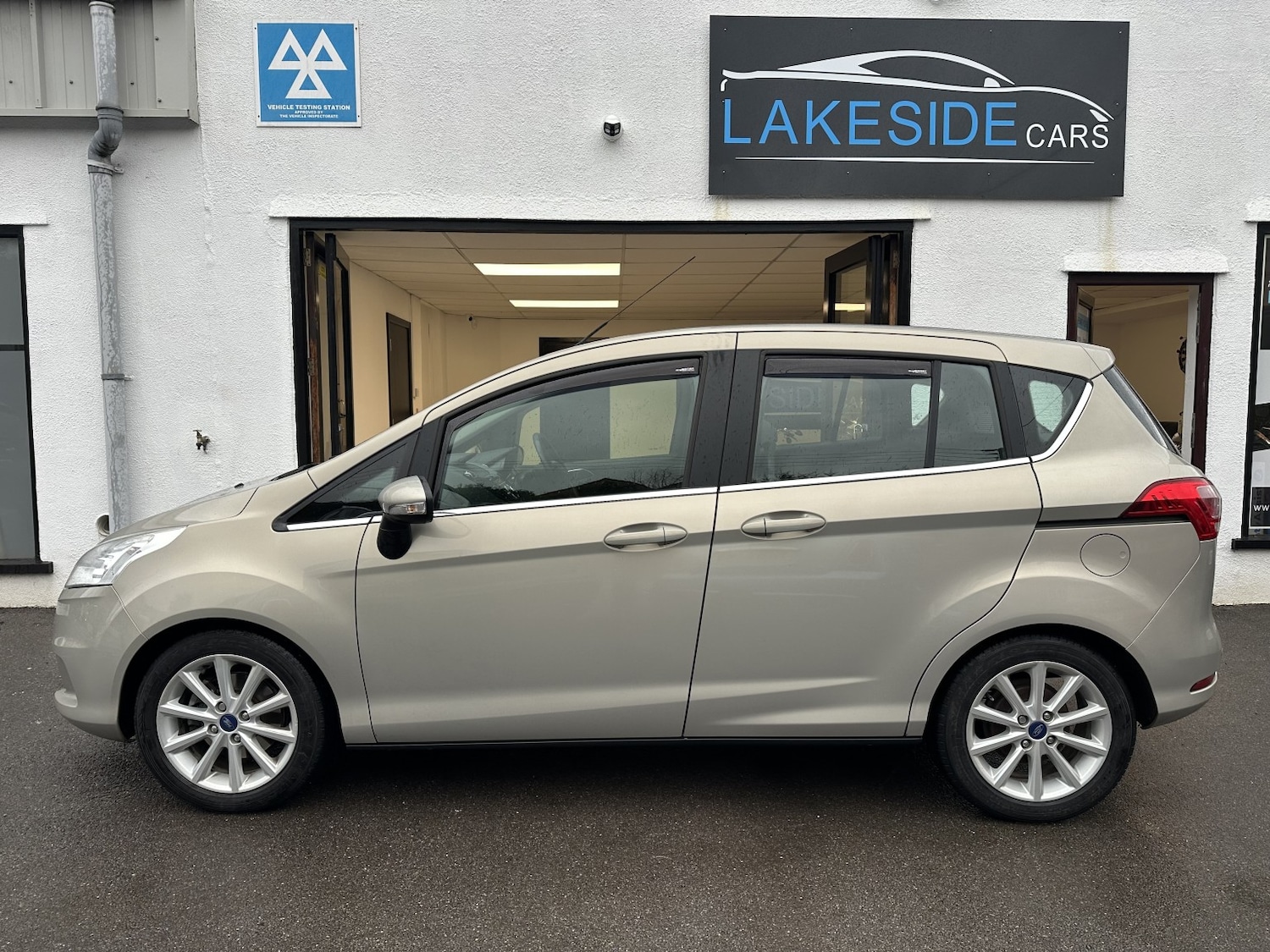 Used Ford B-MAX 2015 for sale - 76836981: Photo 2