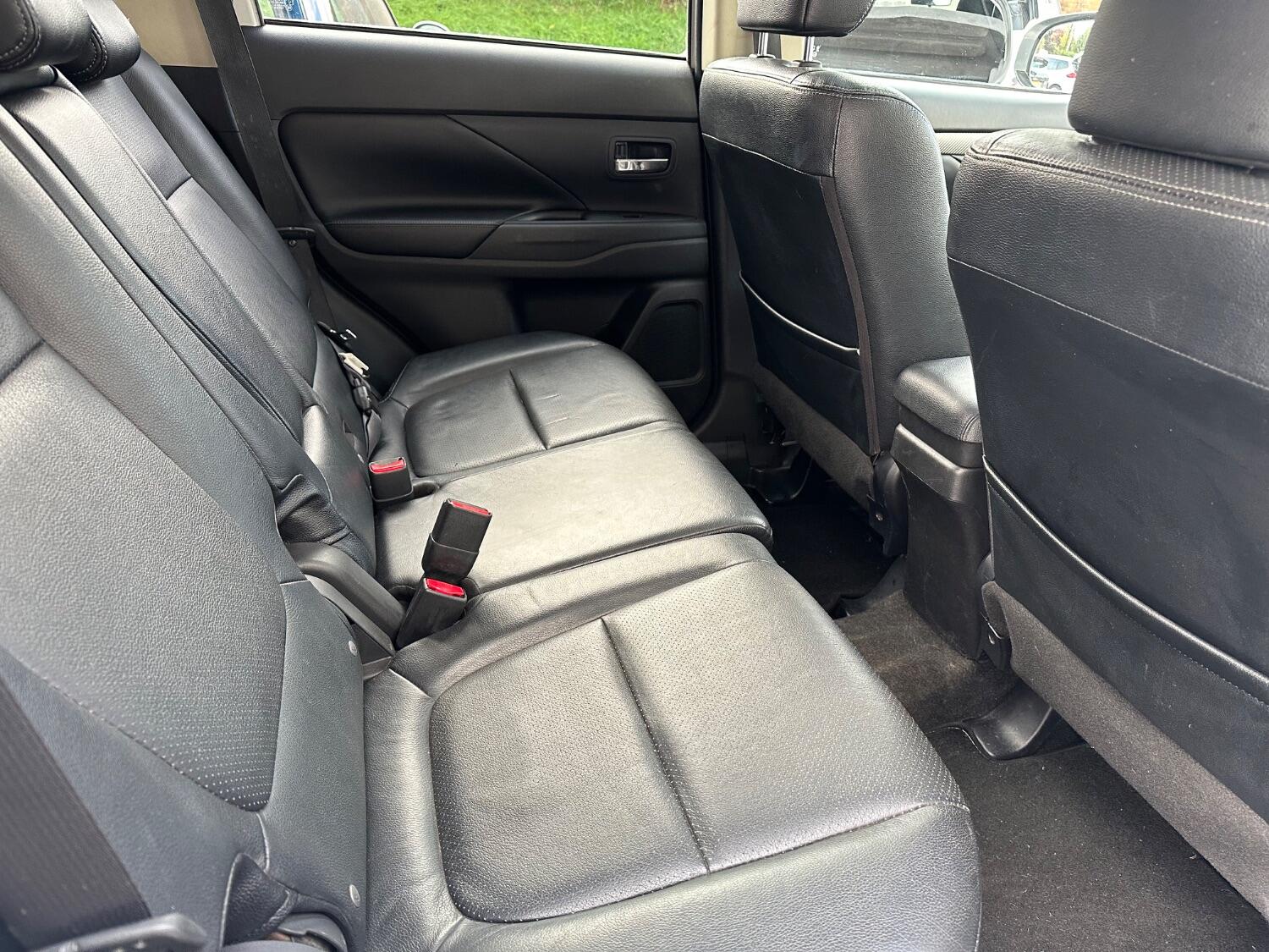 Used Mitsubishi Outlander 2015 for sale - 76305518: Photo 9