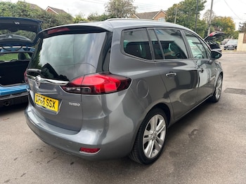 Used Vauxhall Zafira Tourer 2016 for sale - 76237211: Photo 4