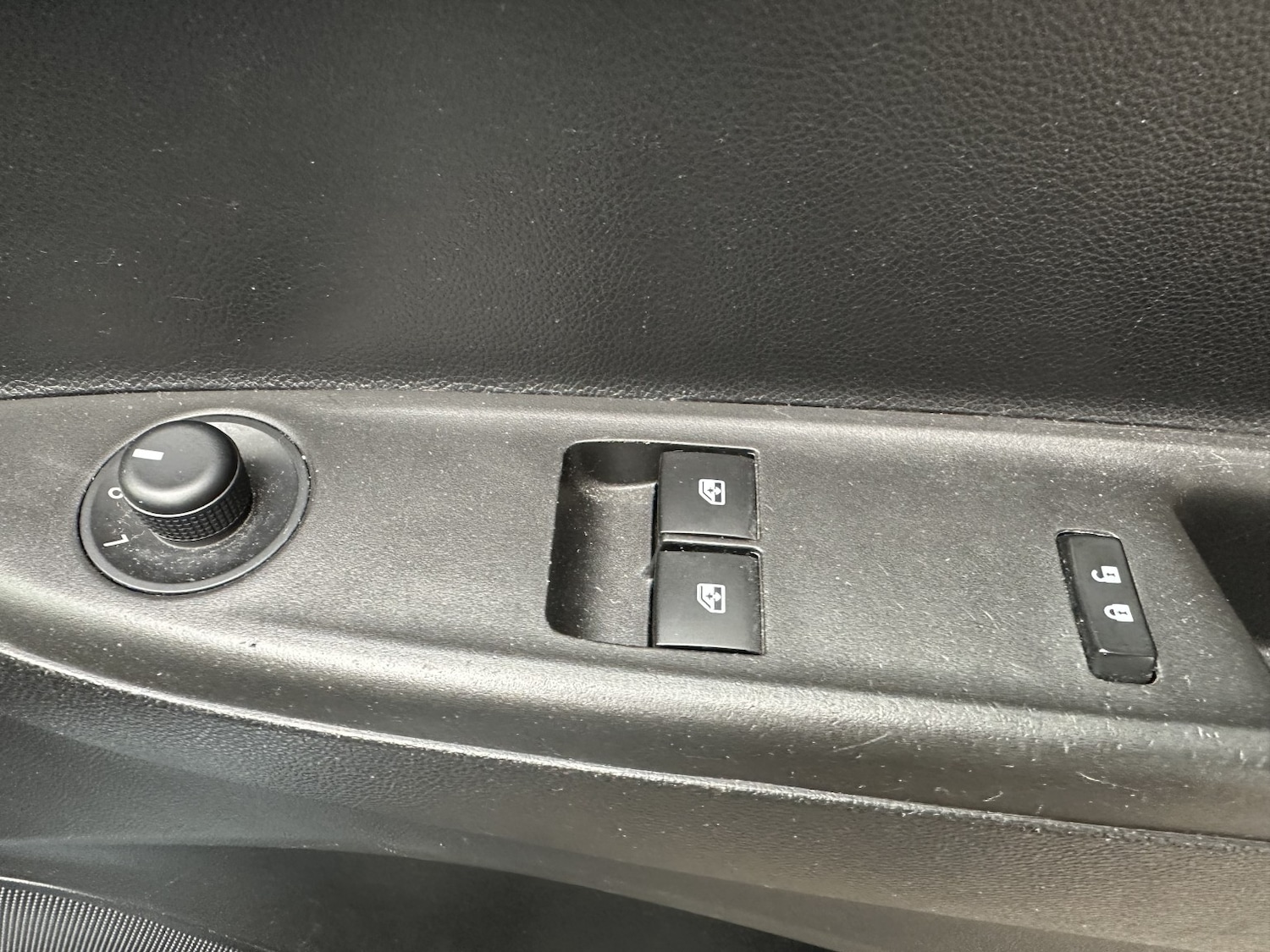 Used Vauxhall Viva 2016 for sale - 77792811: Photo 14