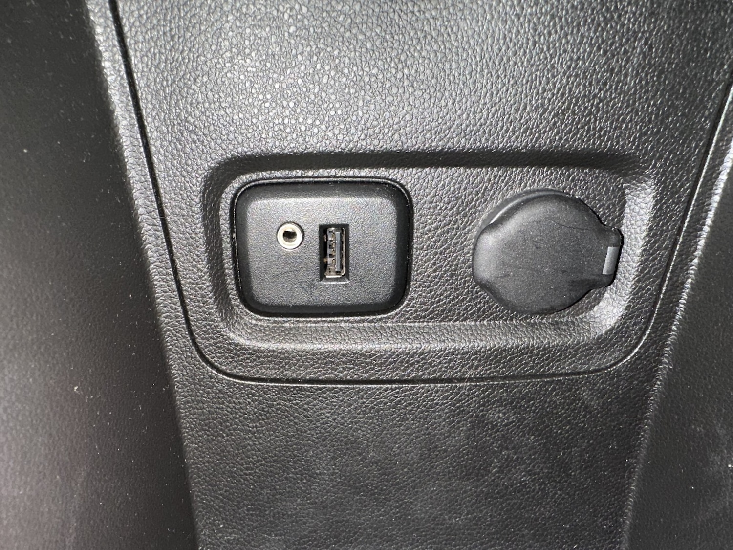 Used Vauxhall Viva 2016 for sale - 77792811: Photo 18