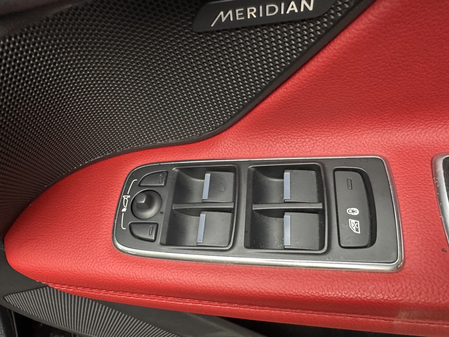 Used Jaguar XF 2016 for sale - 77303573: Photo 24