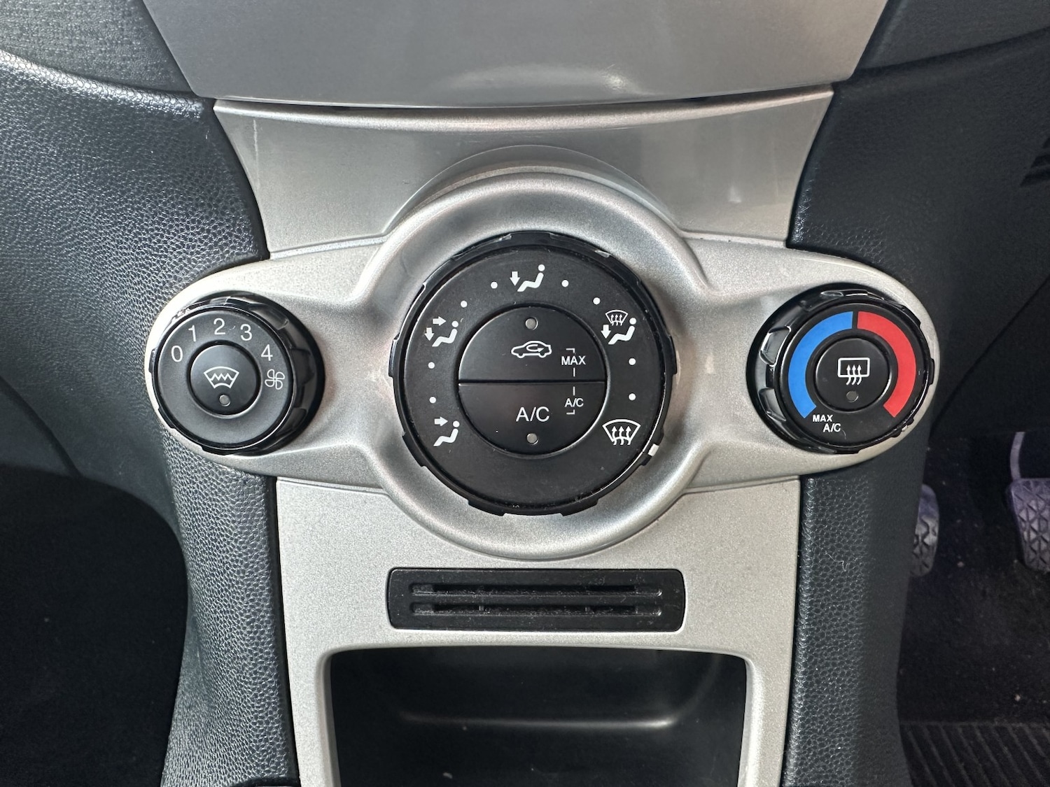 Used Ford Fiesta 2011 for sale - 76687208: Photo 12