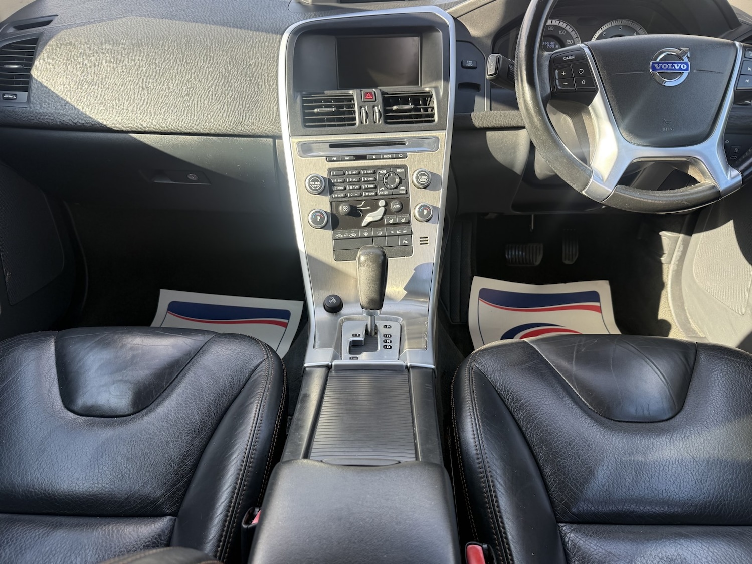 Used Volvo XC60 2010 for sale - 76225284: Photo 10