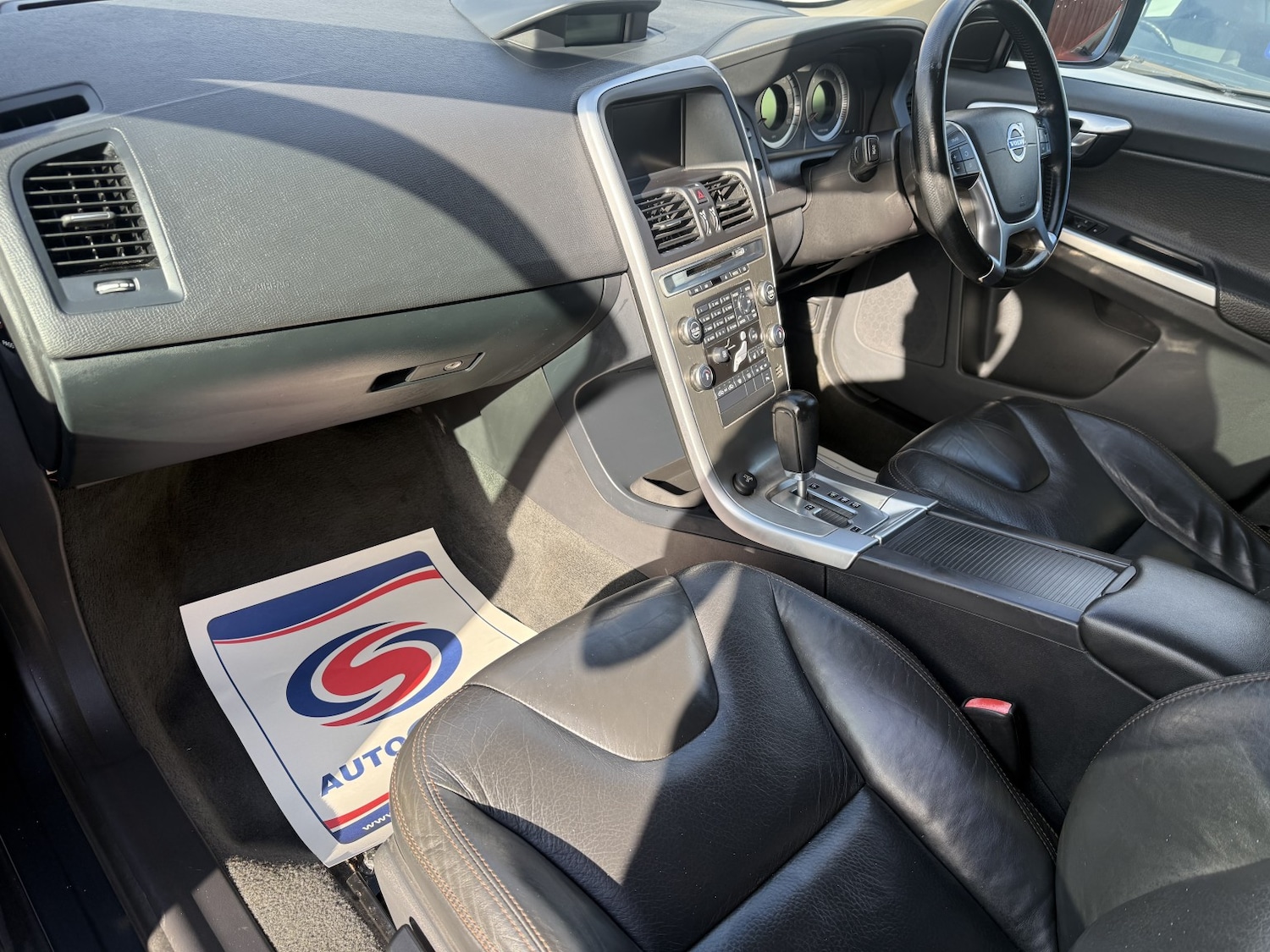 Used Volvo XC60 2010 for sale - 76225284: Photo 12