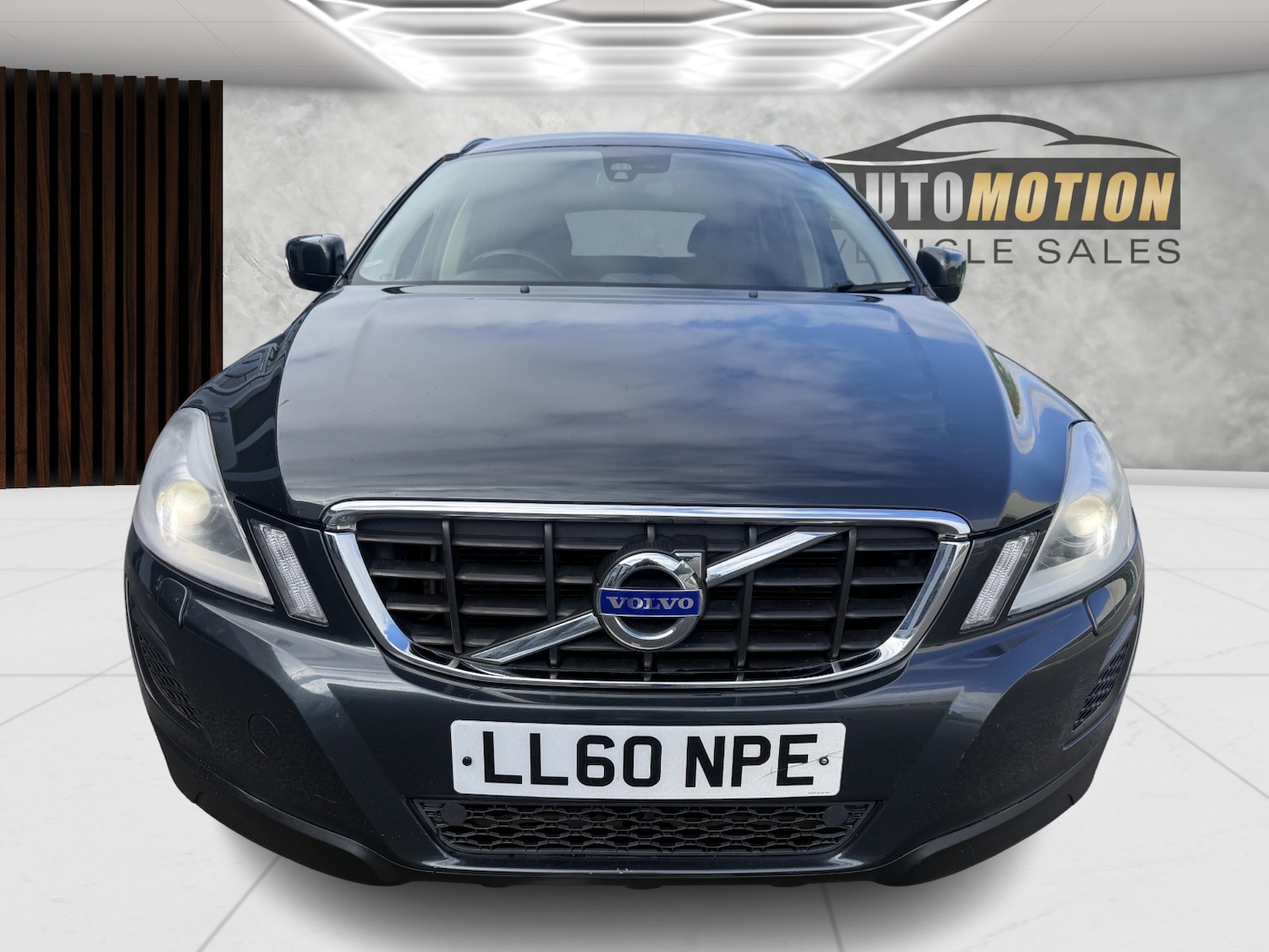 Used Volvo XC60 2010 for sale - 76225284: Photo 2