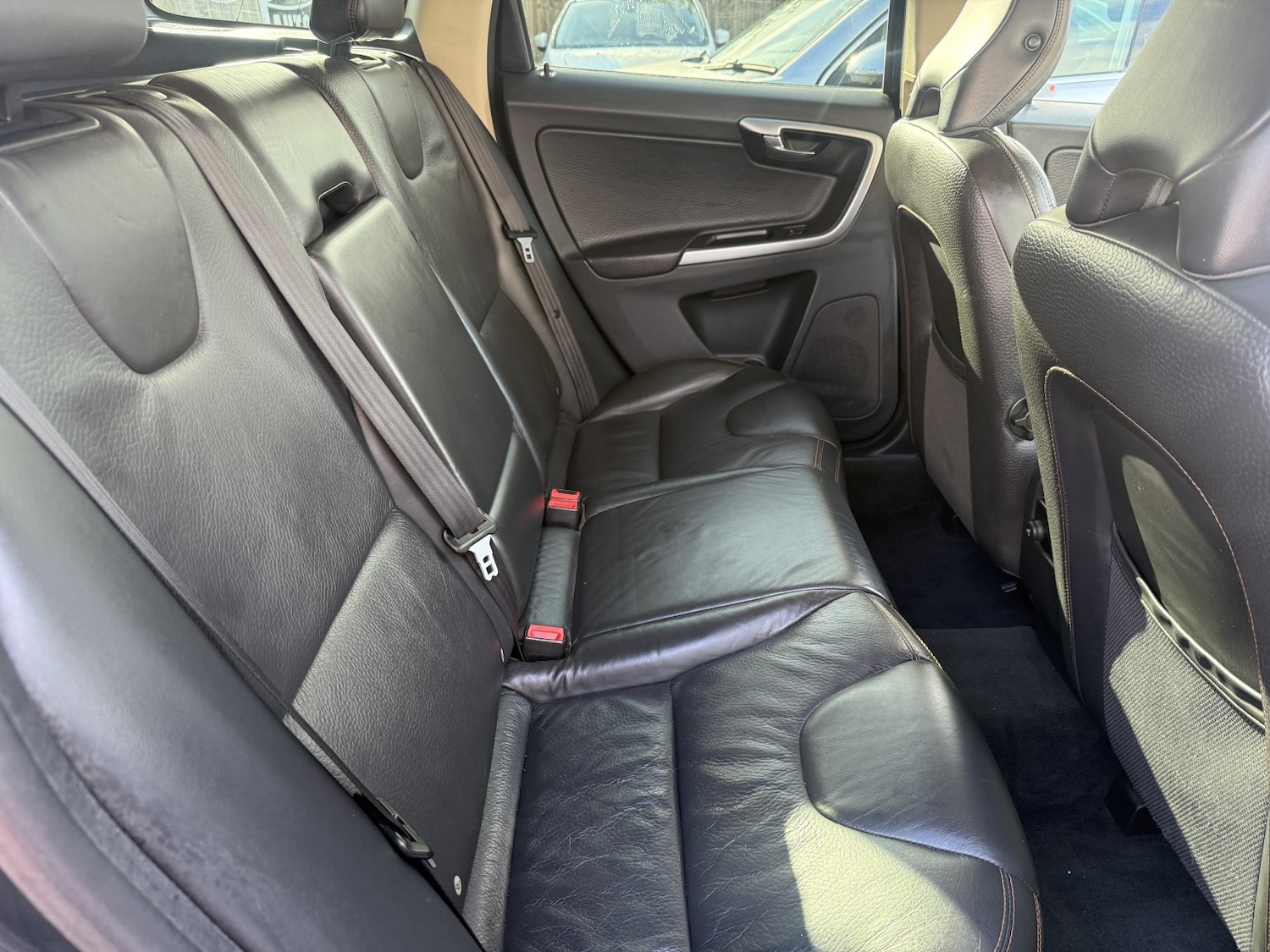 Used Volvo XC60 2010 for sale - 76225284: Photo 9